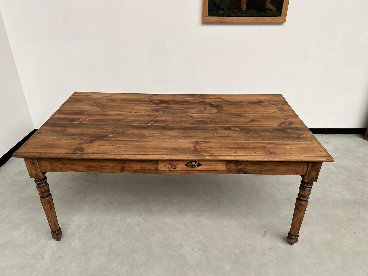 Table de ferme française ancienne des années 50, avec 3 tiroirs Bon état - En vente à LYON, FR