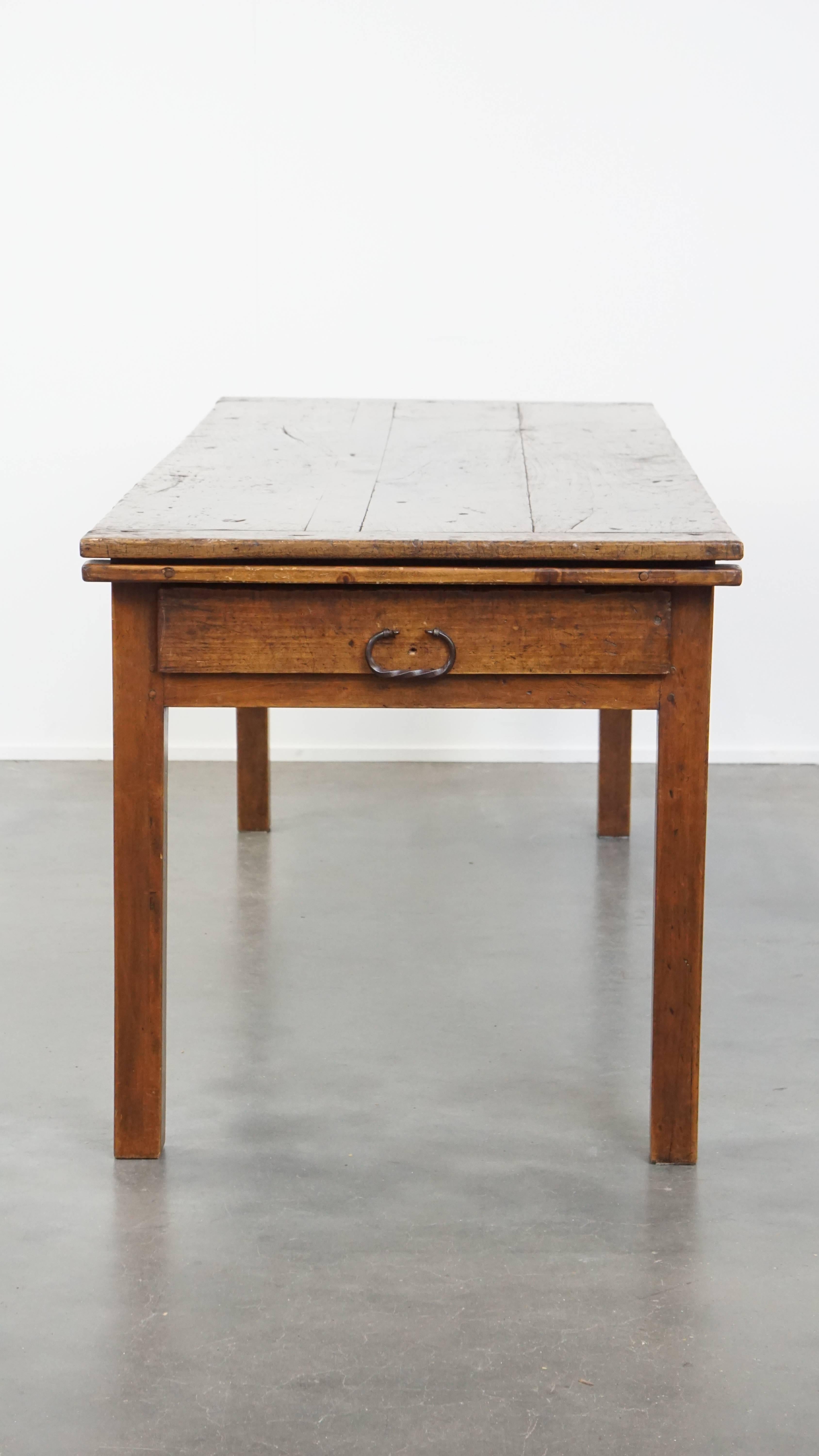 Antique French Farmhouse Dining Table from the Early 19th Century In Good Condition For Sale In Harderwijk, NL