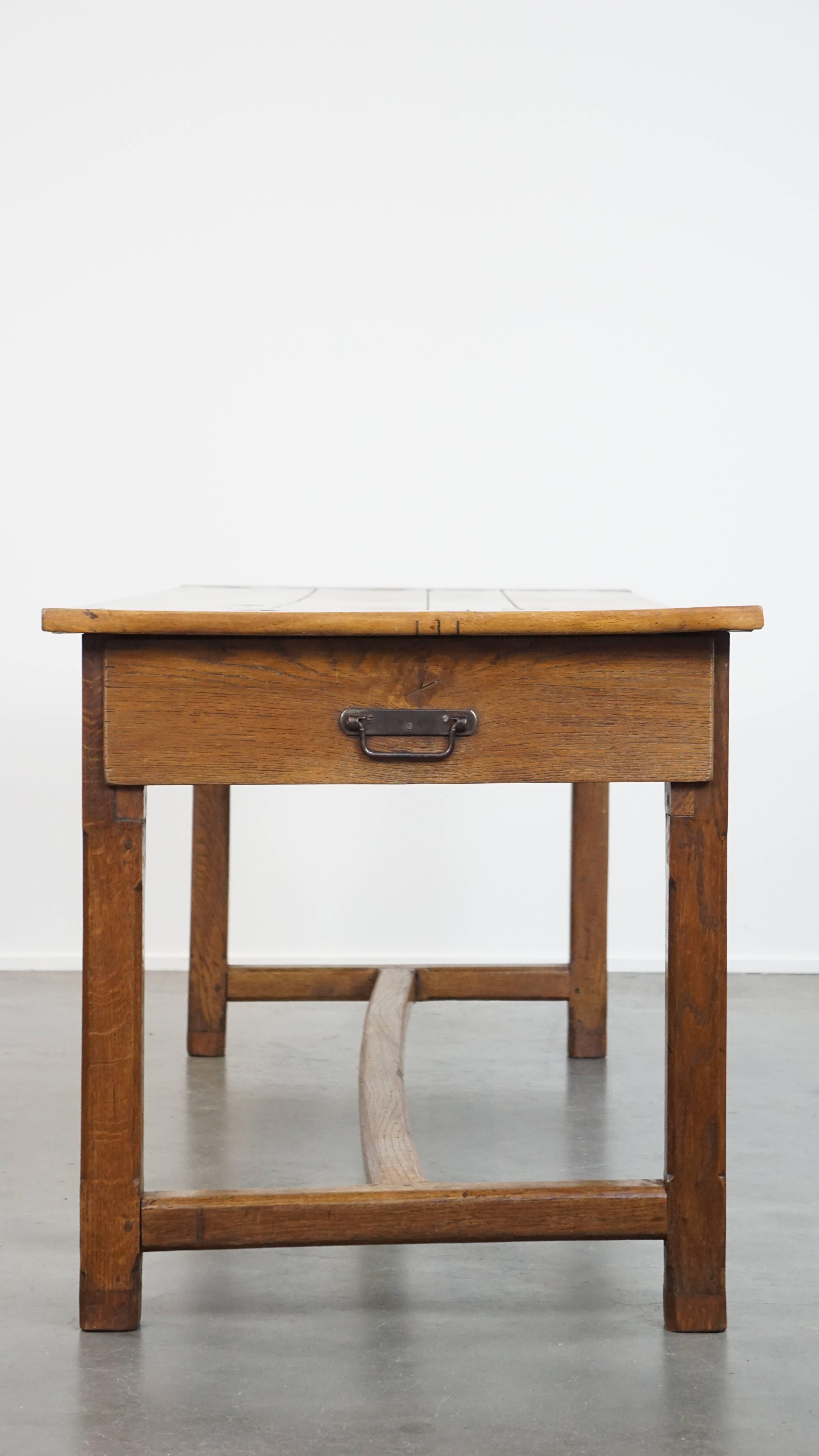 Français Ancienne table de salle à manger de ferme française de la fin du 18e siècle en vente