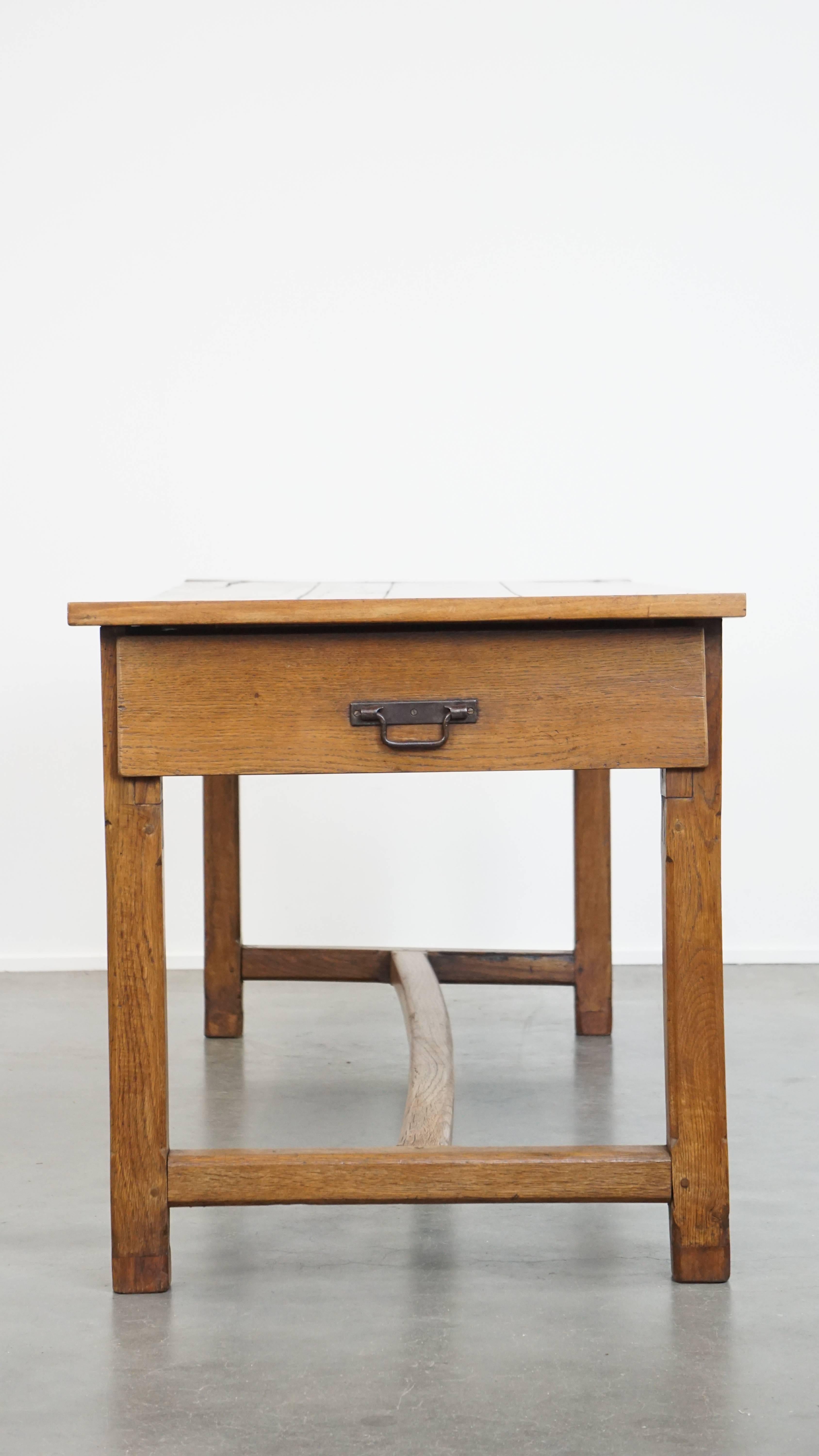 Ancienne table de salle à manger de ferme française de la fin du 18e siècle Bon état - En vente à Harderwijk, NL
