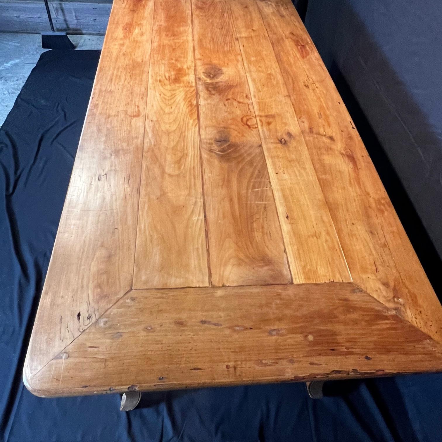 Antique French Farmhouse Dining Table with Scalloped Apron and Two Drawers For Sale 5