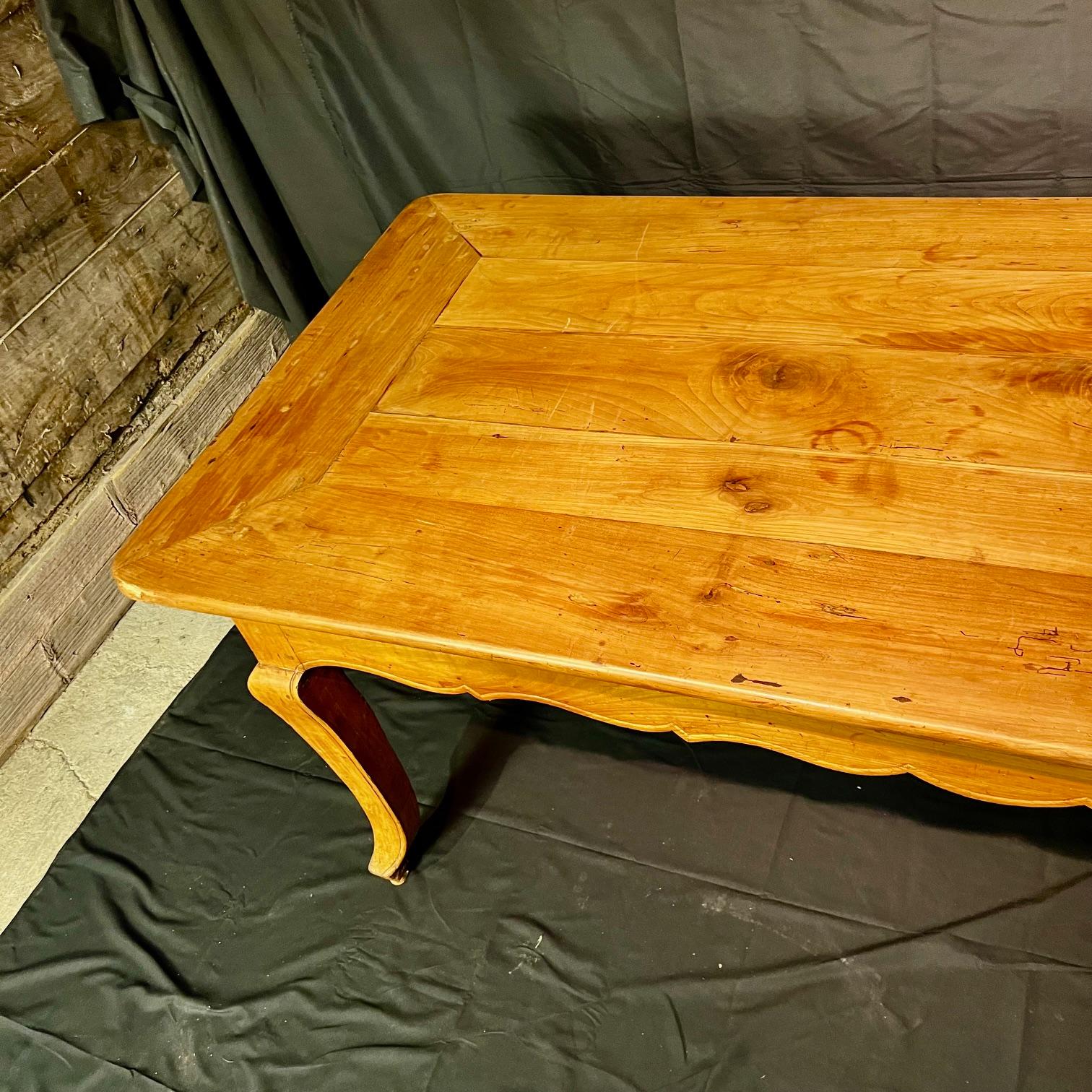 19th Century Antique French Farmhouse Dining Table with Scalloped Apron and Two Drawers For Sale