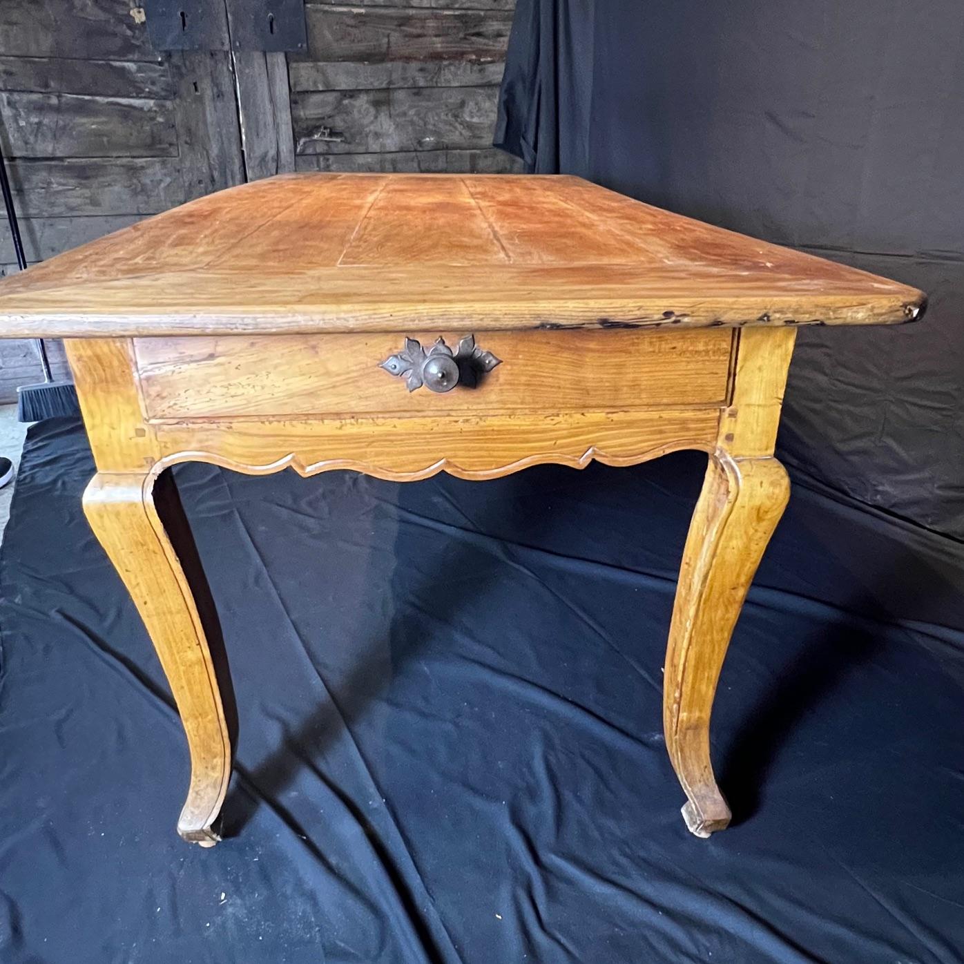 Walnut Antique French Farmhouse Dining Table with Scalloped Apron and Two Drawers For Sale
