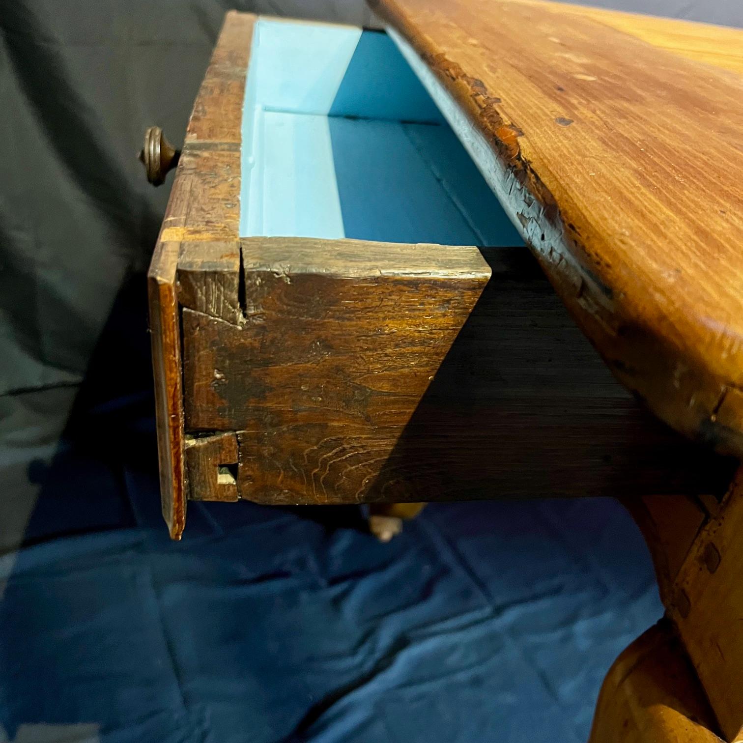 Antique French Farmhouse Dining Table with Scalloped Apron and Two Drawers For Sale 3