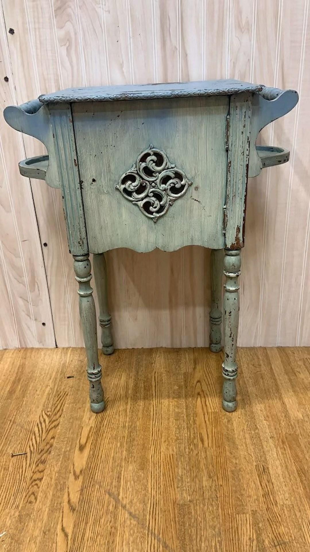 Antique French Farmhouse Painted Humidor Accent Table In Good Condition In Chicago, IL