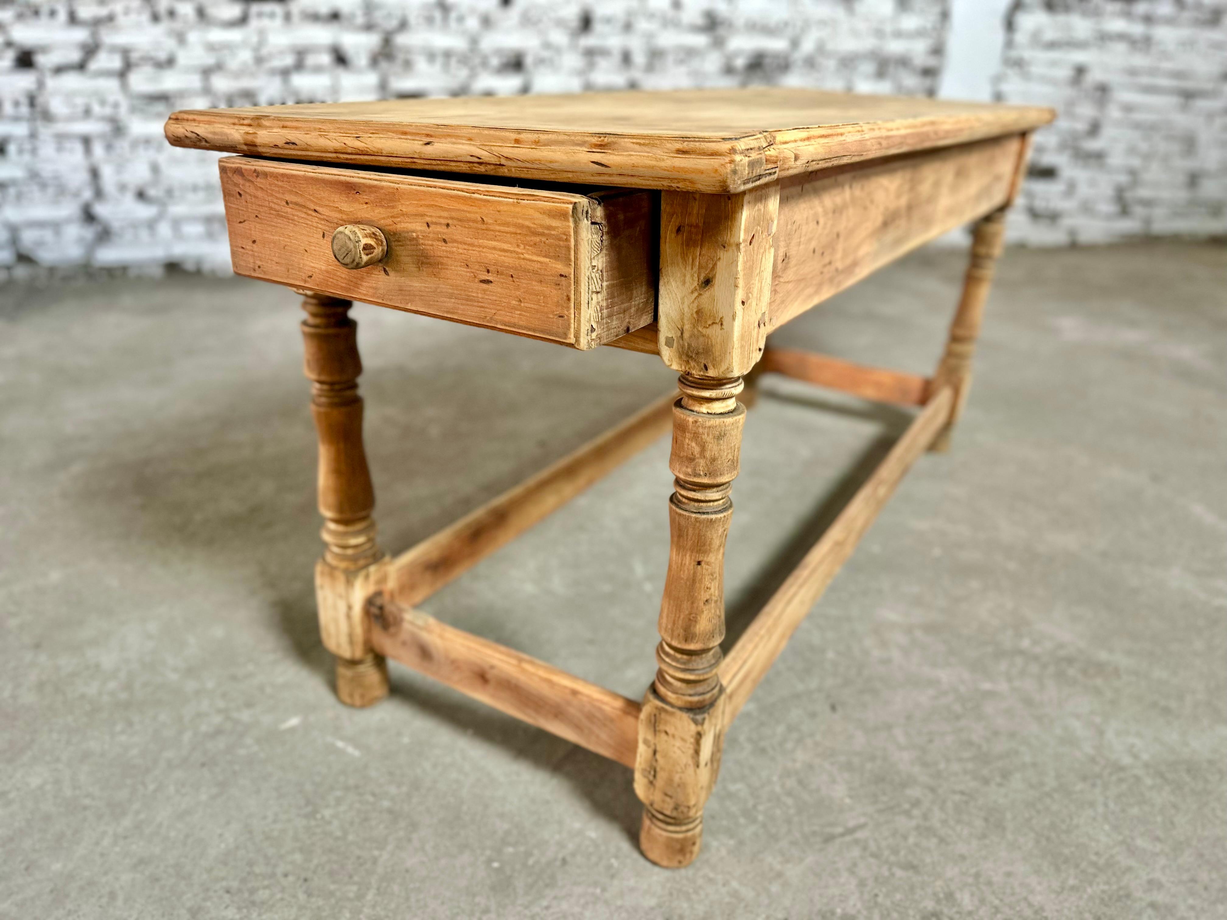 narrow pine table