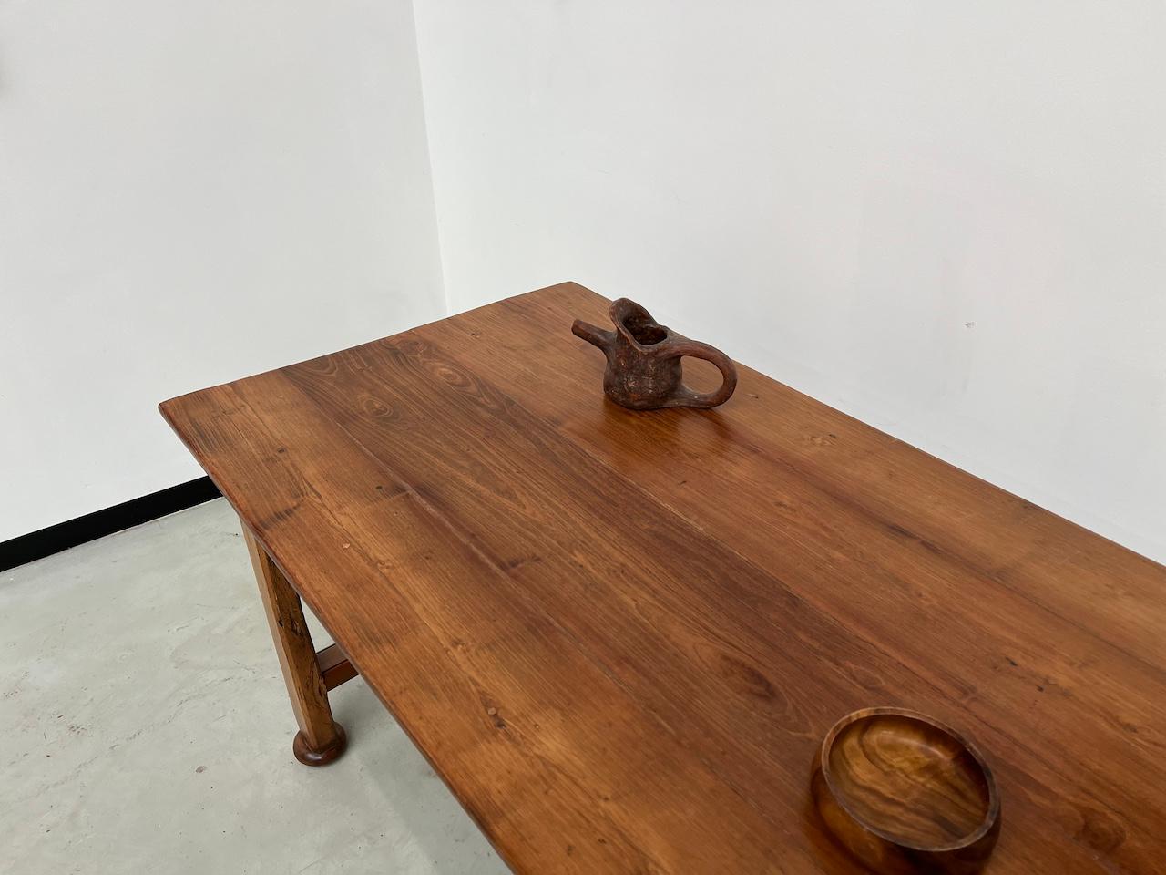 Antique French farmhouse table (from Bordeaux) in solid cherry wood For Sale 9