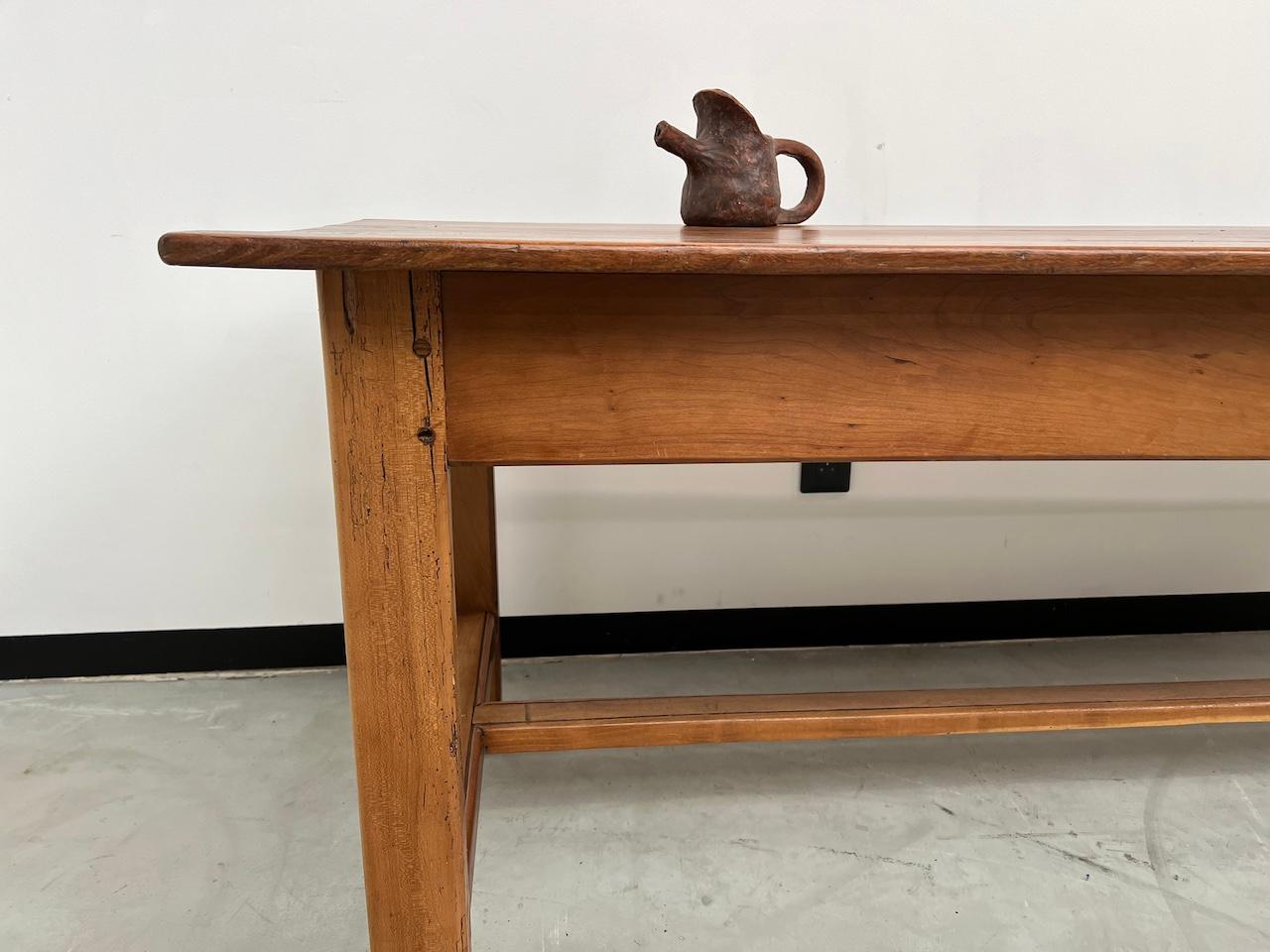 Table de ferme française ancienne (de Bordeaux) en bois de cerisier massif en vente 8