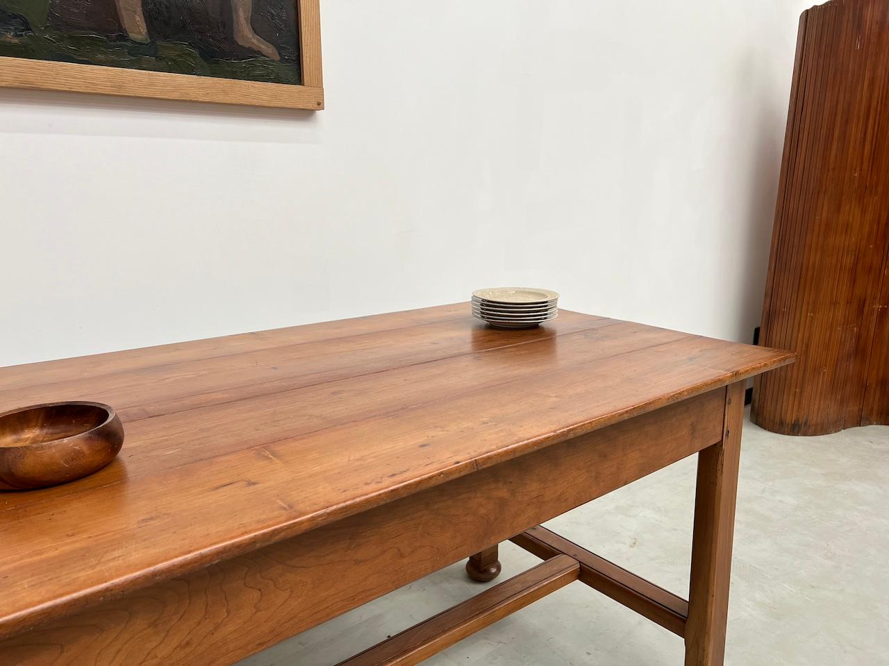 Table de ferme française ancienne (de Bordeaux) en bois de cerisier massif en vente 12