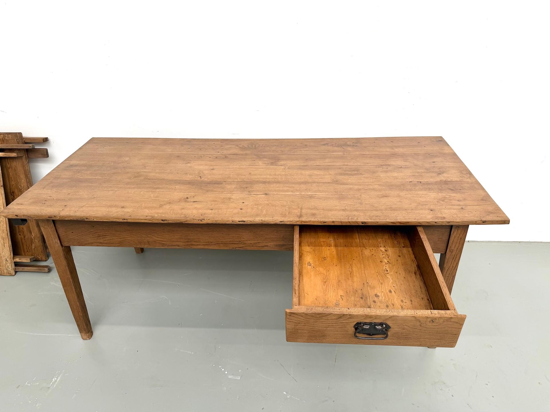 Antique french farmhouse table in solid oak For Sale 3