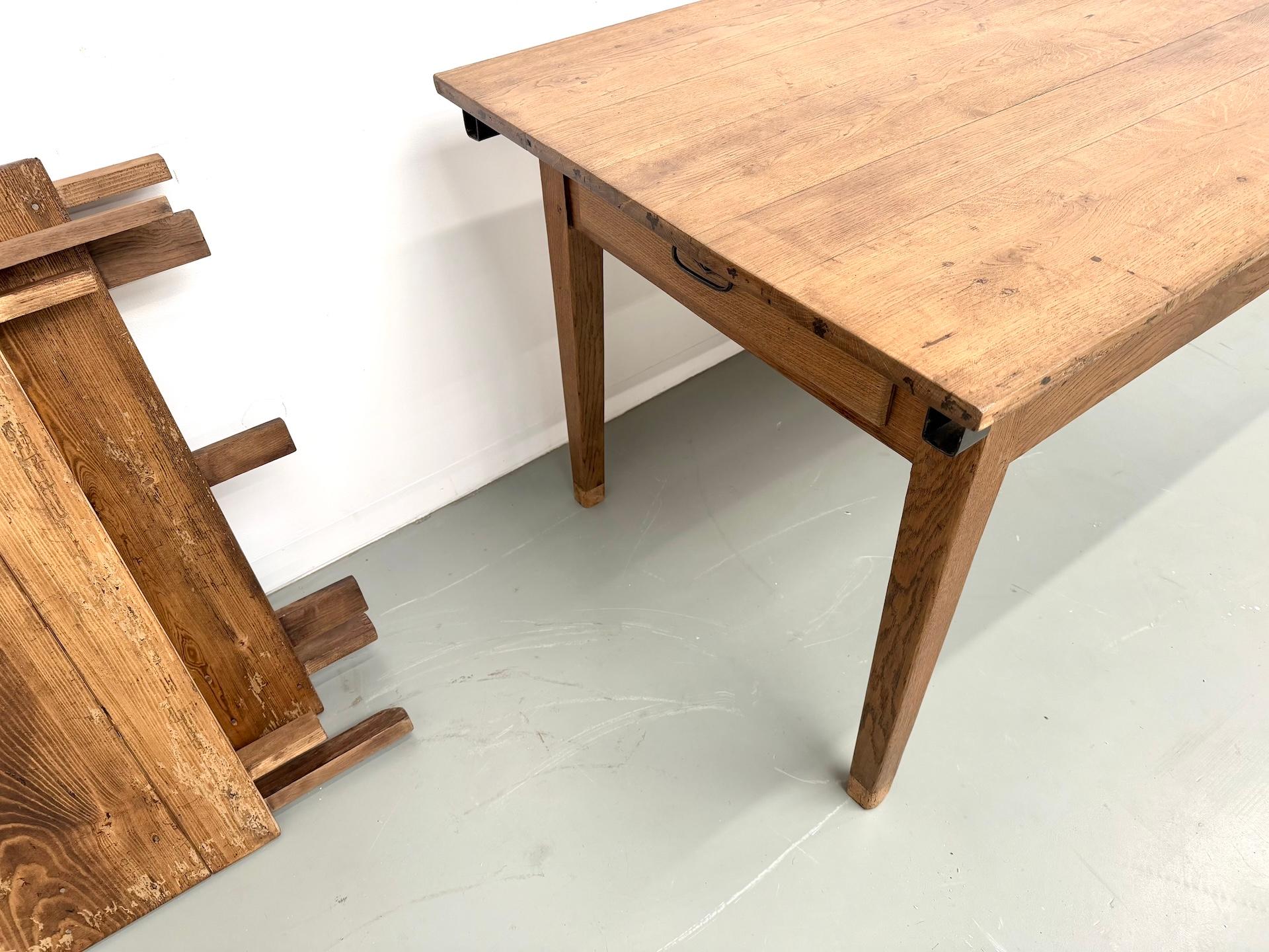 Antique french farmhouse table in solid oak For Sale 1