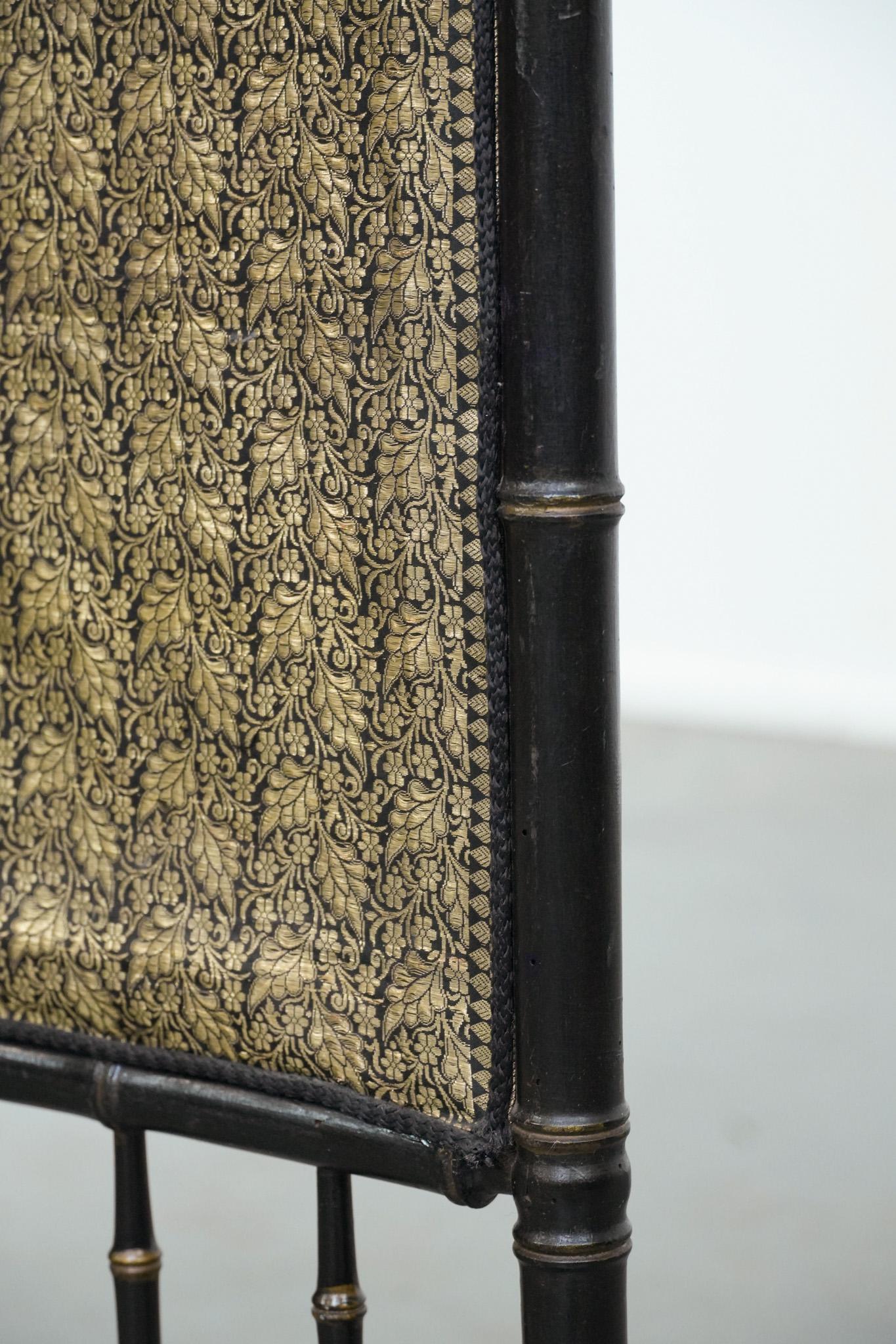 Parafuoco francese antico in finto bambù con tessuto di lusso in vendita 3