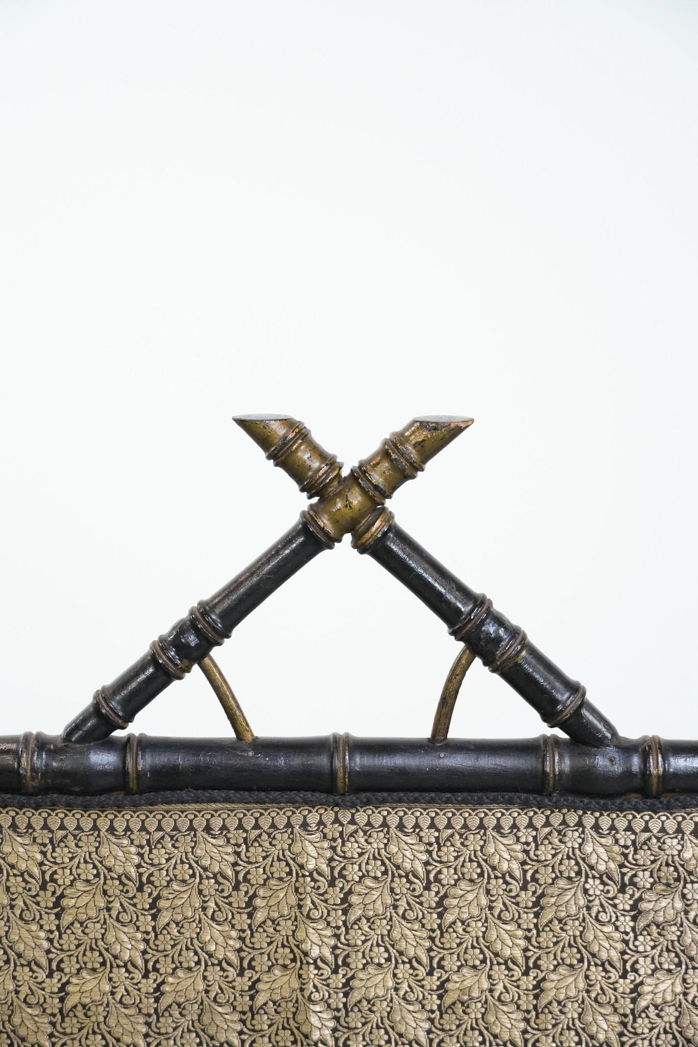 XIX secolo Parafuoco francese antico in finto bambù con tessuto di lusso in vendita