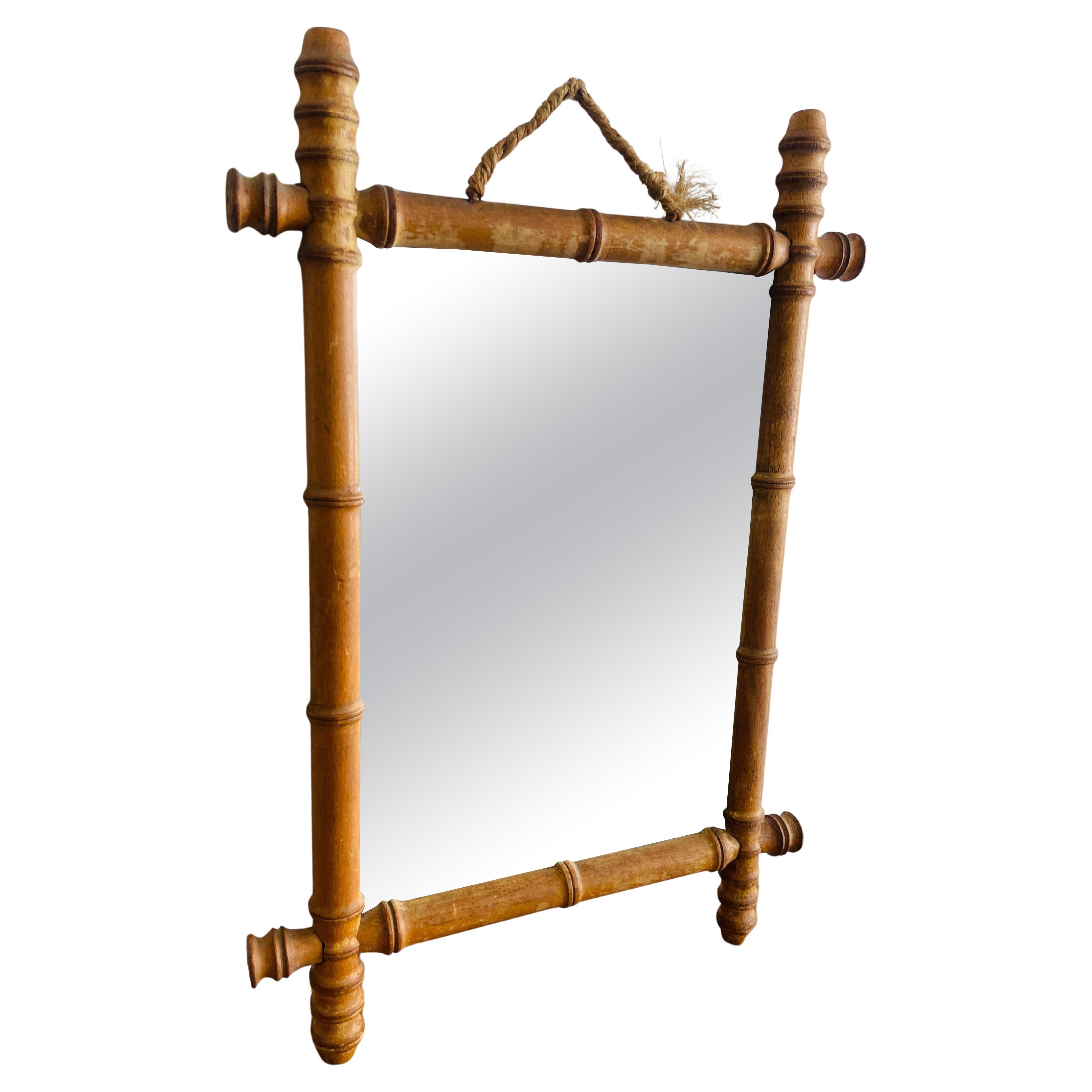 Antique French Espejo de Bambú de imitación