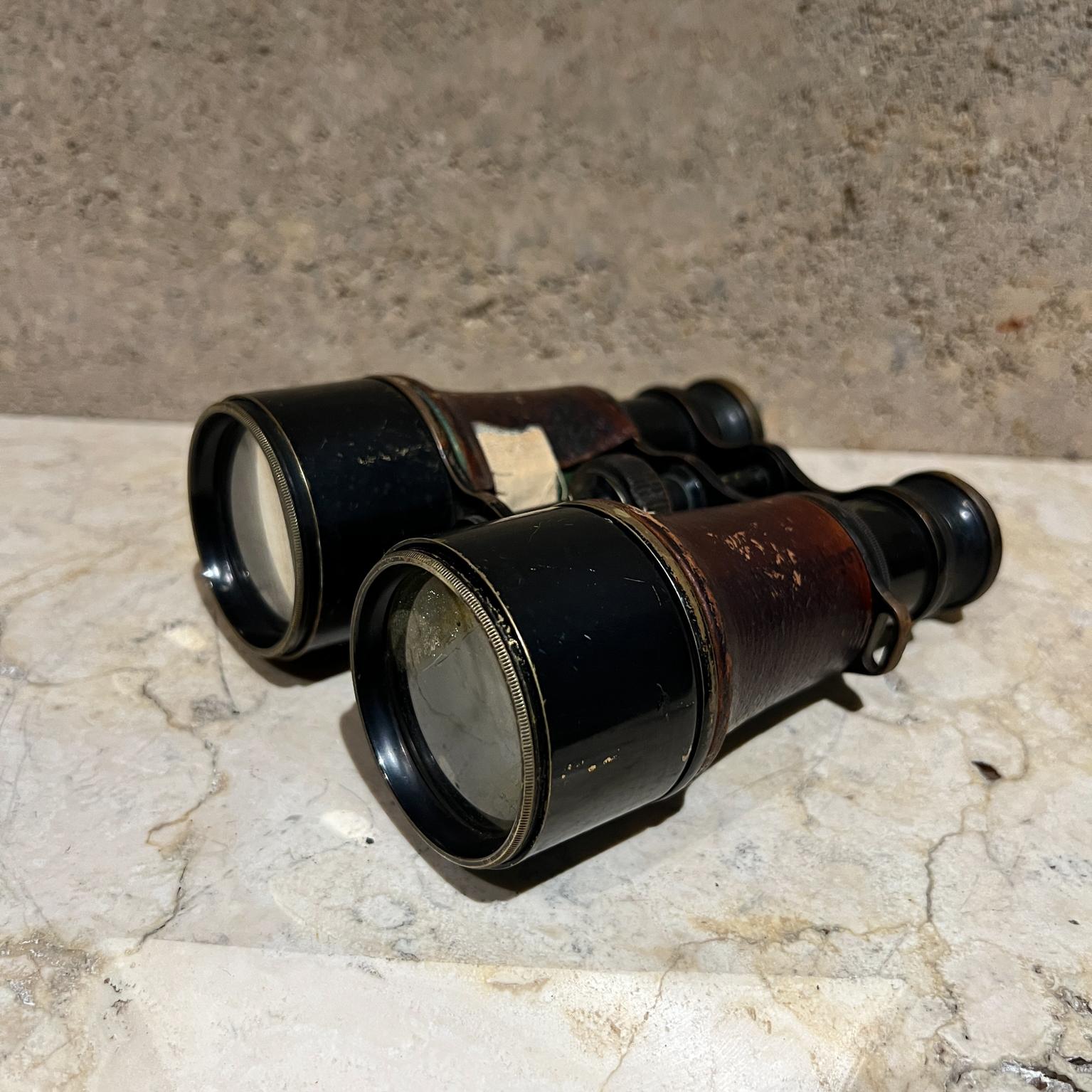 Antique French Field Binoculars Brass Leather Wrap Le Maire In Fair Condition For Sale In Chula Vista, CA