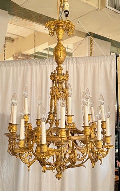 Antiker französischer, fein ziselierter Bronze-Kronleuchter mit 20 Lichtern, D'Ore, um 1870-1880.