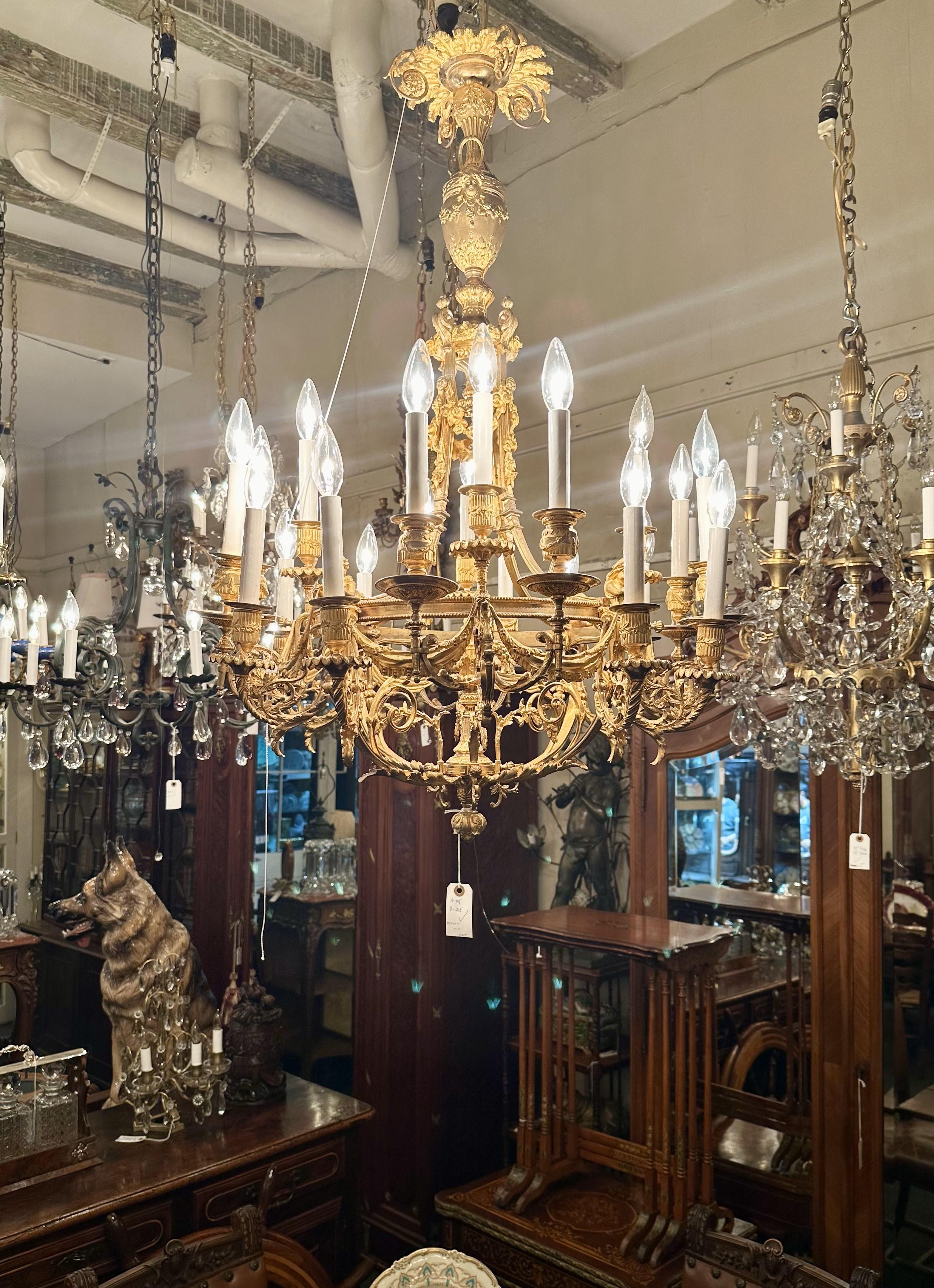 Antique French Finely Chased Bronze D'Ore 20 Light Chandelier, Circa 1870-1880. For Sale 5