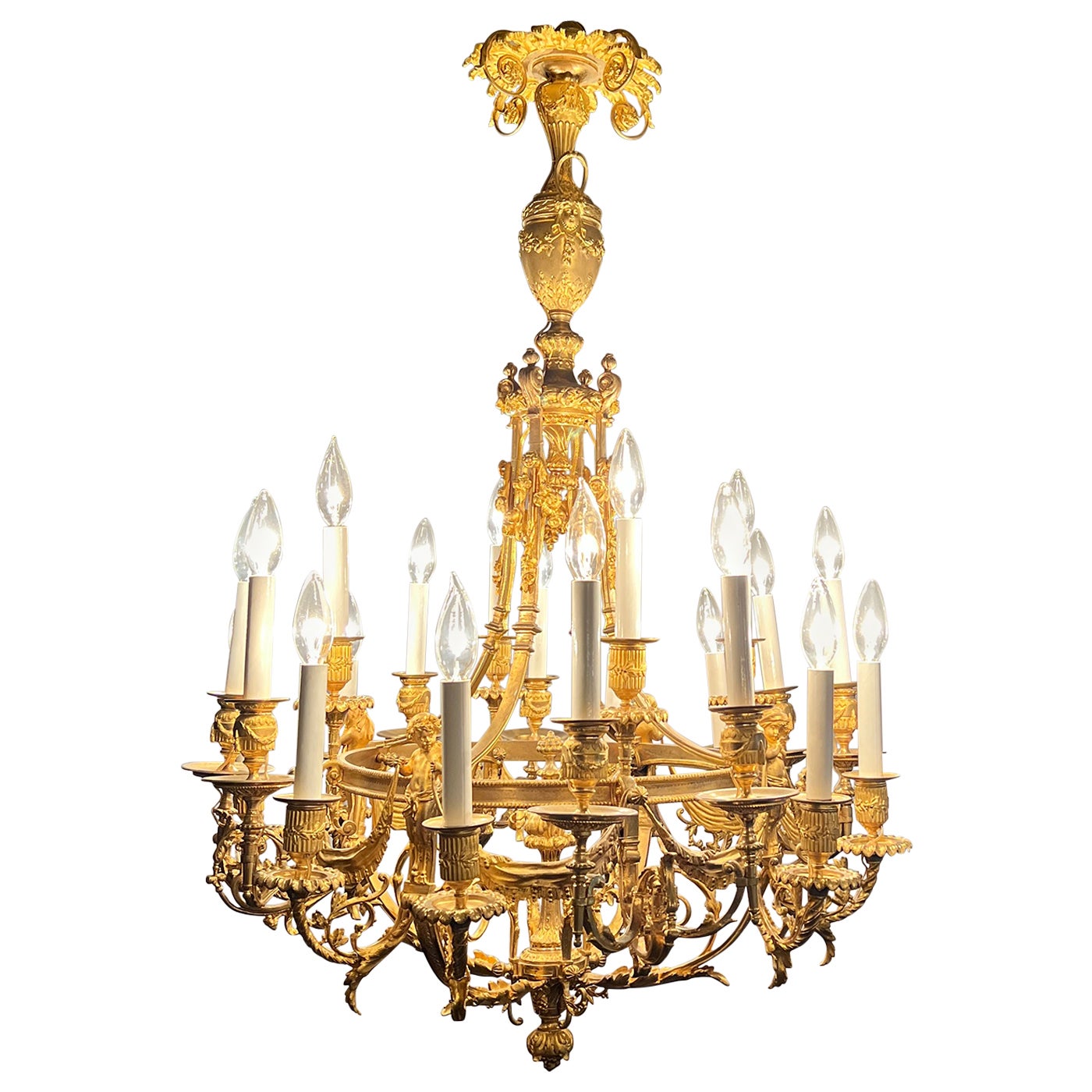 Antiker französischer, fein ziselierter Bronze-Kronleuchter mit 20 Lichtern, D'Ore, um 1870-1880.