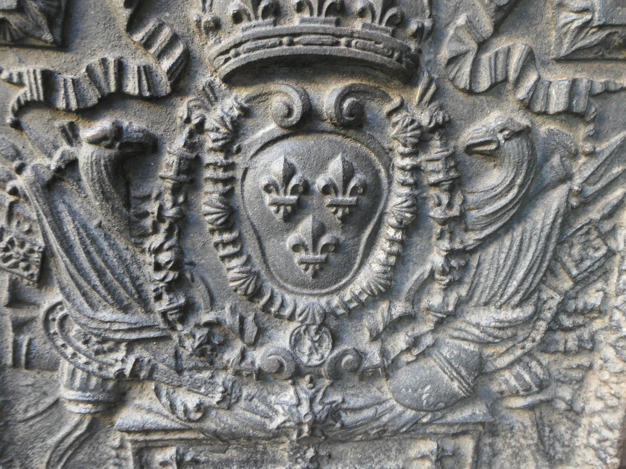 Antique French Fireback / Backsplash con le armi di Francia, 18° secolo in vendita 2