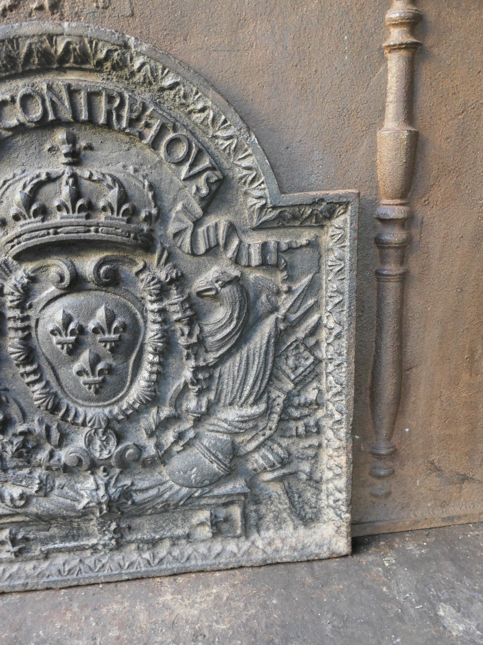 Antique French Fireback / Backsplash con le armi di Francia, 18° secolo in vendita 4