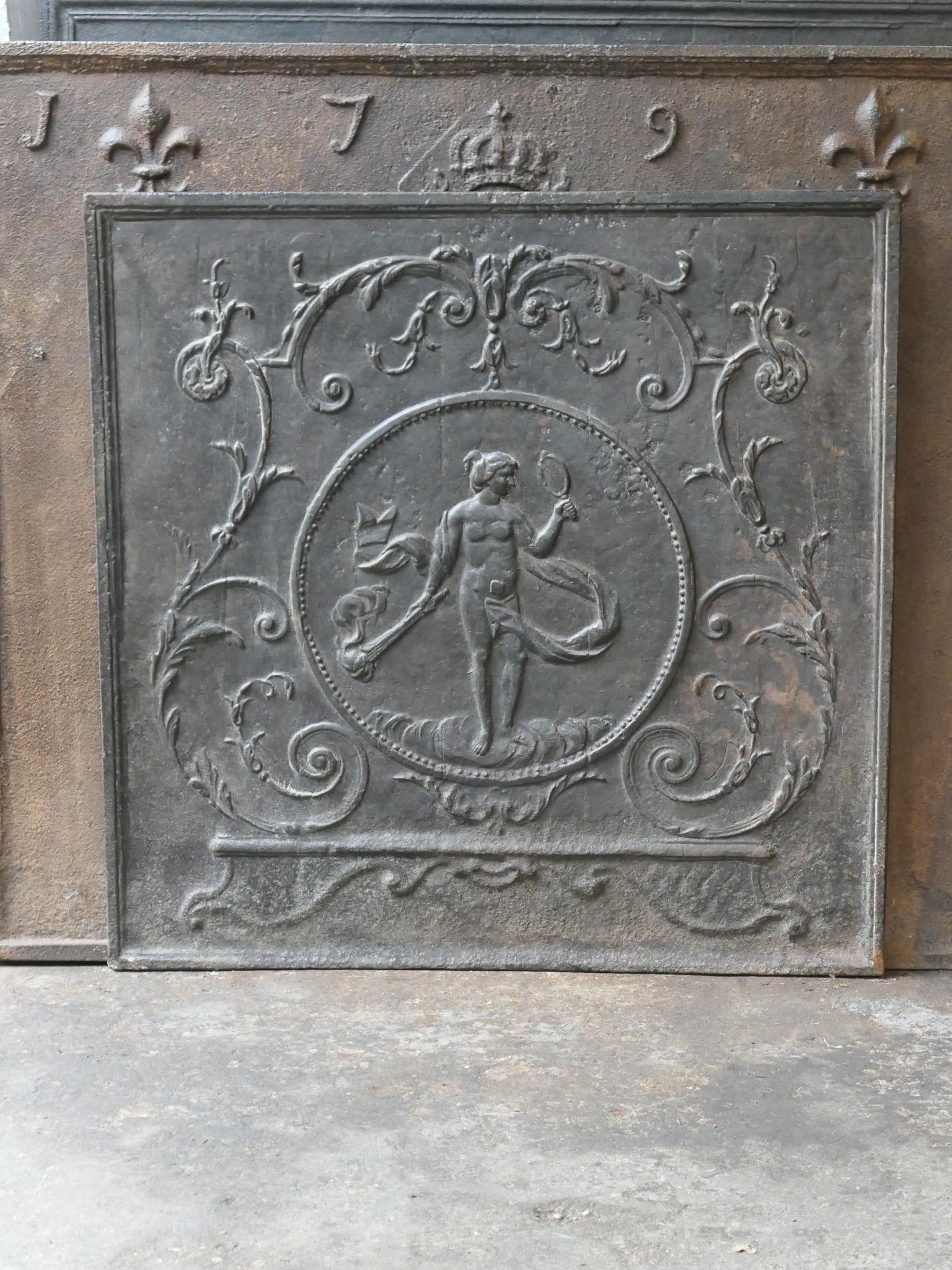 Luigi XV Antique French Fireback / Backsplash con la dea Venere, 18° secolo in vendita
