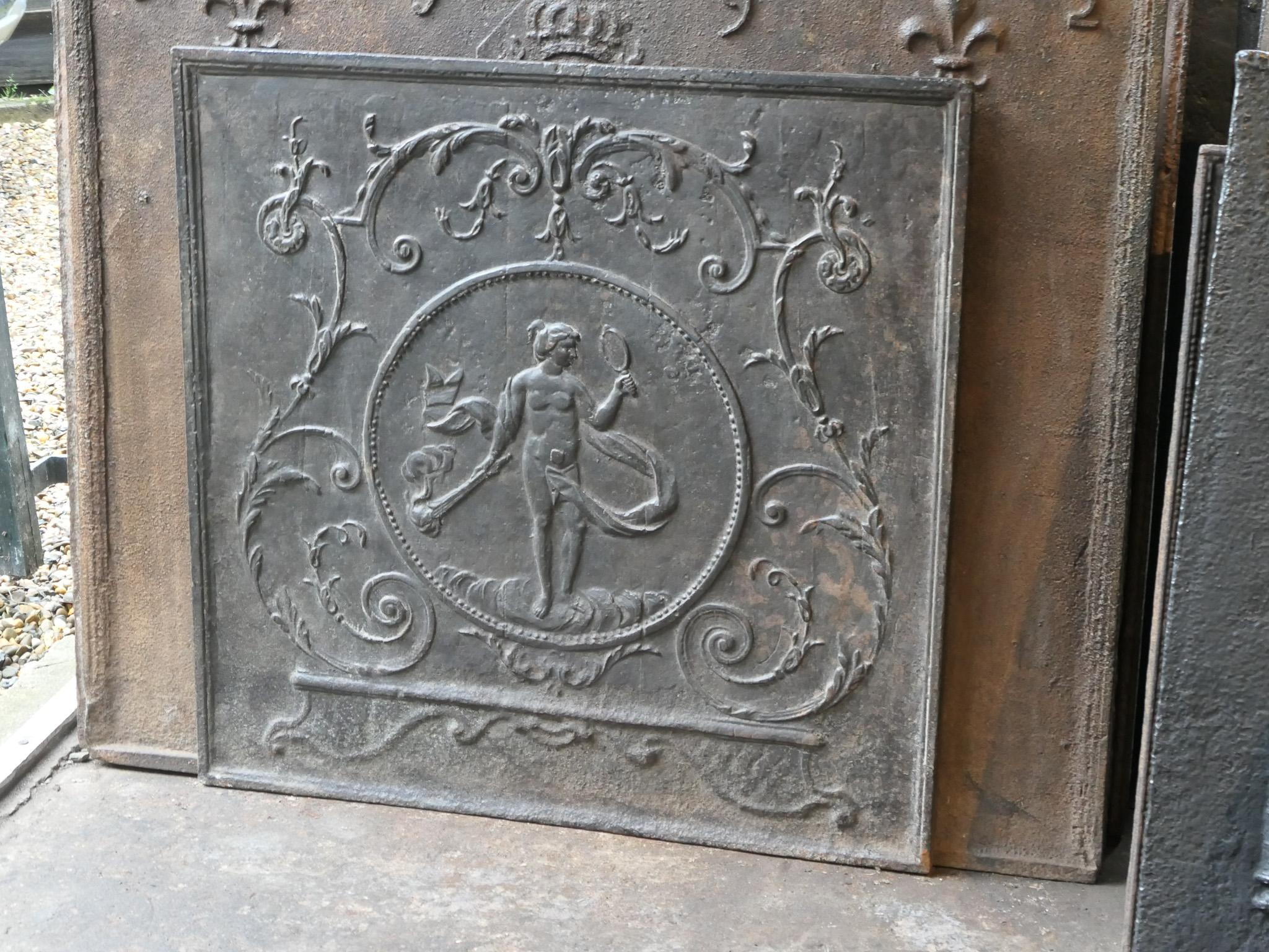 Calco Antique French Fireback / Backsplash con la dea Venere, 18° secolo in vendita