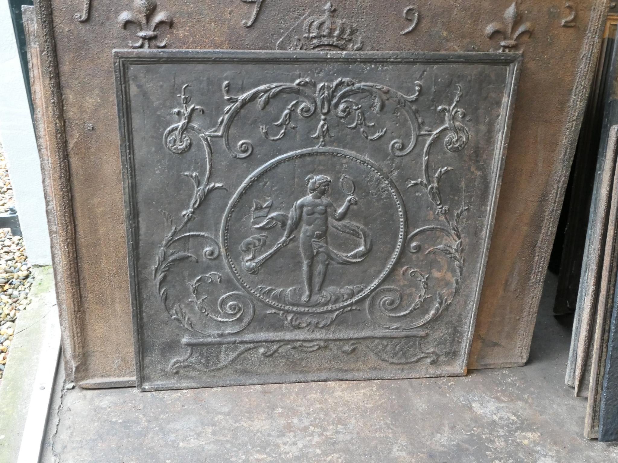 Antique French Fireback / Backsplash con la dea Venere, 18° secolo In condizioni buone in vendita a Soest, NL