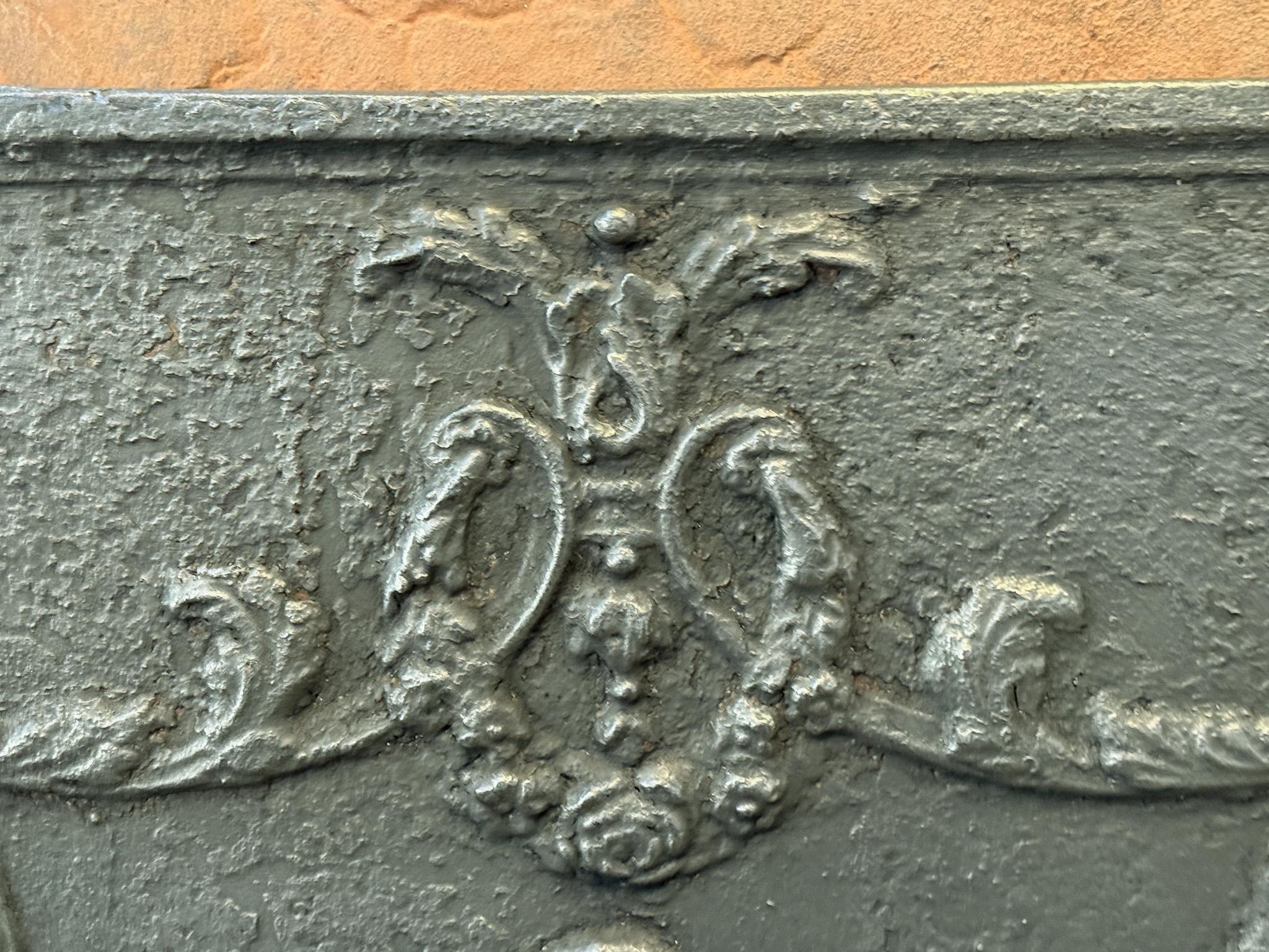Francese Antique French Fireback / Backsplash con la Dea Venere, periodo Luigi XV in vendita