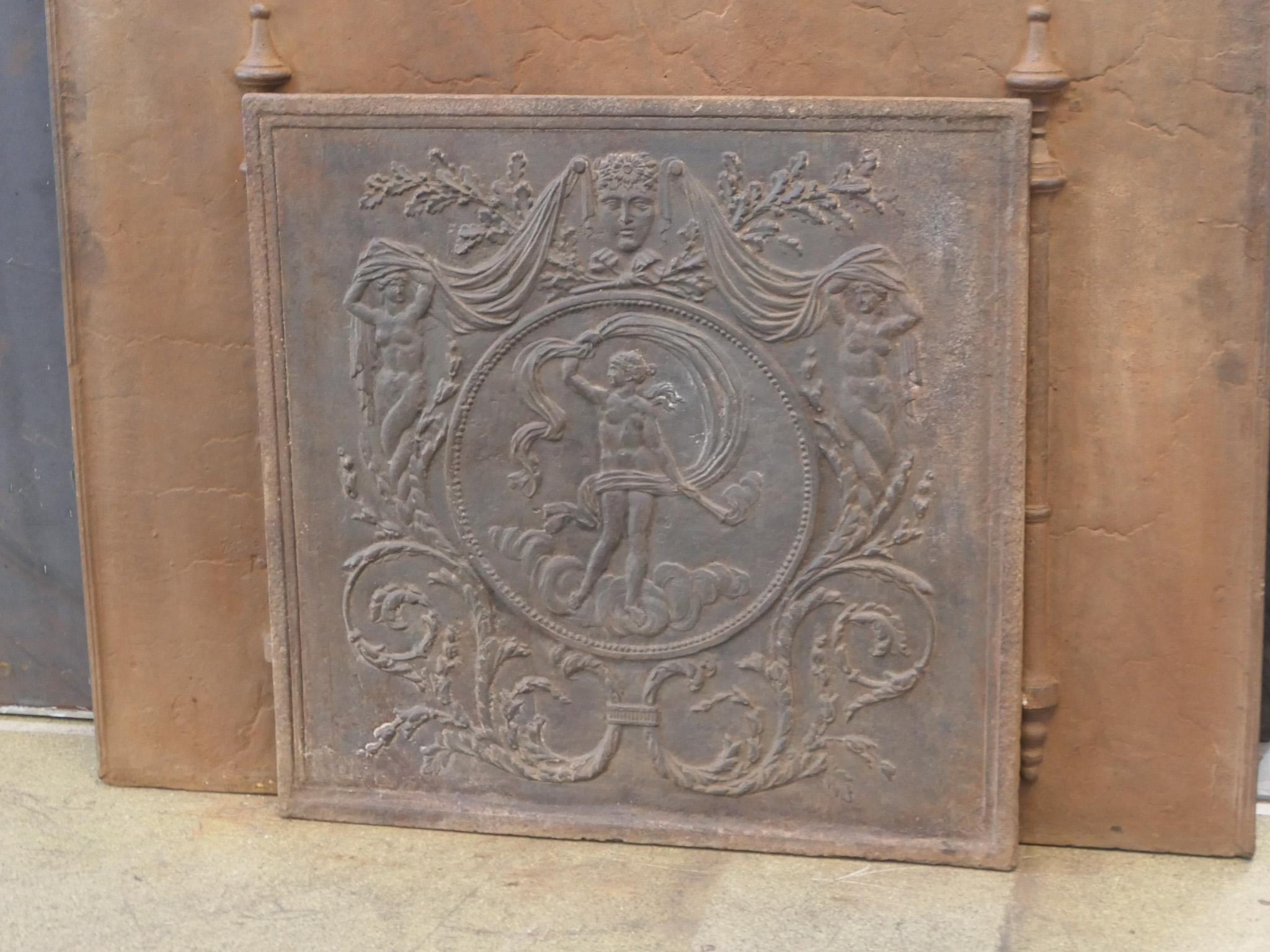 Neoclassico Antique French Fireback / Backsplash con la dea Venere, periodo neoclassico in vendita