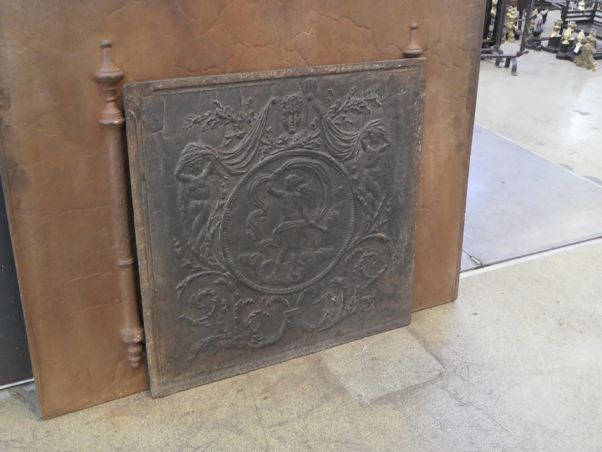 Français Plaque de cheminée française ancienne avec la déesse Vénus, période néoclassique en vente