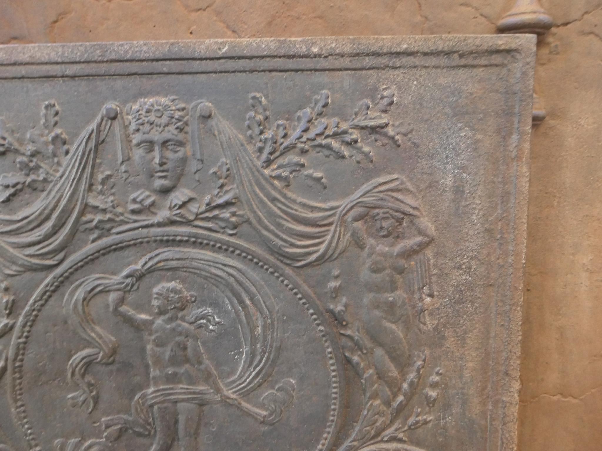 Calco Antique French Fireback / Backsplash con la dea Venere, periodo neoclassico in vendita
