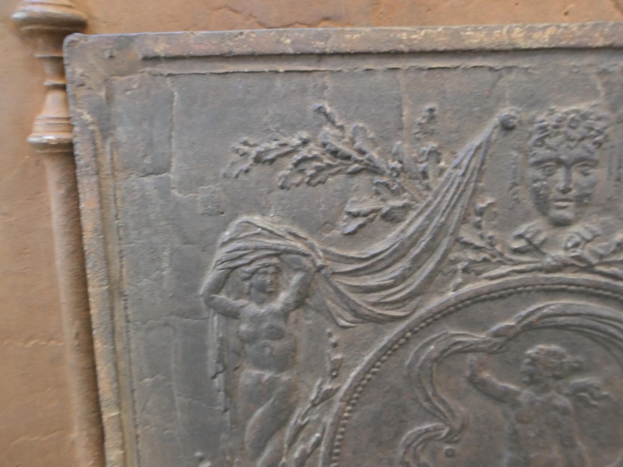 XIXe siècle Plaque de cheminée française ancienne avec la déesse Vénus, période néoclassique en vente