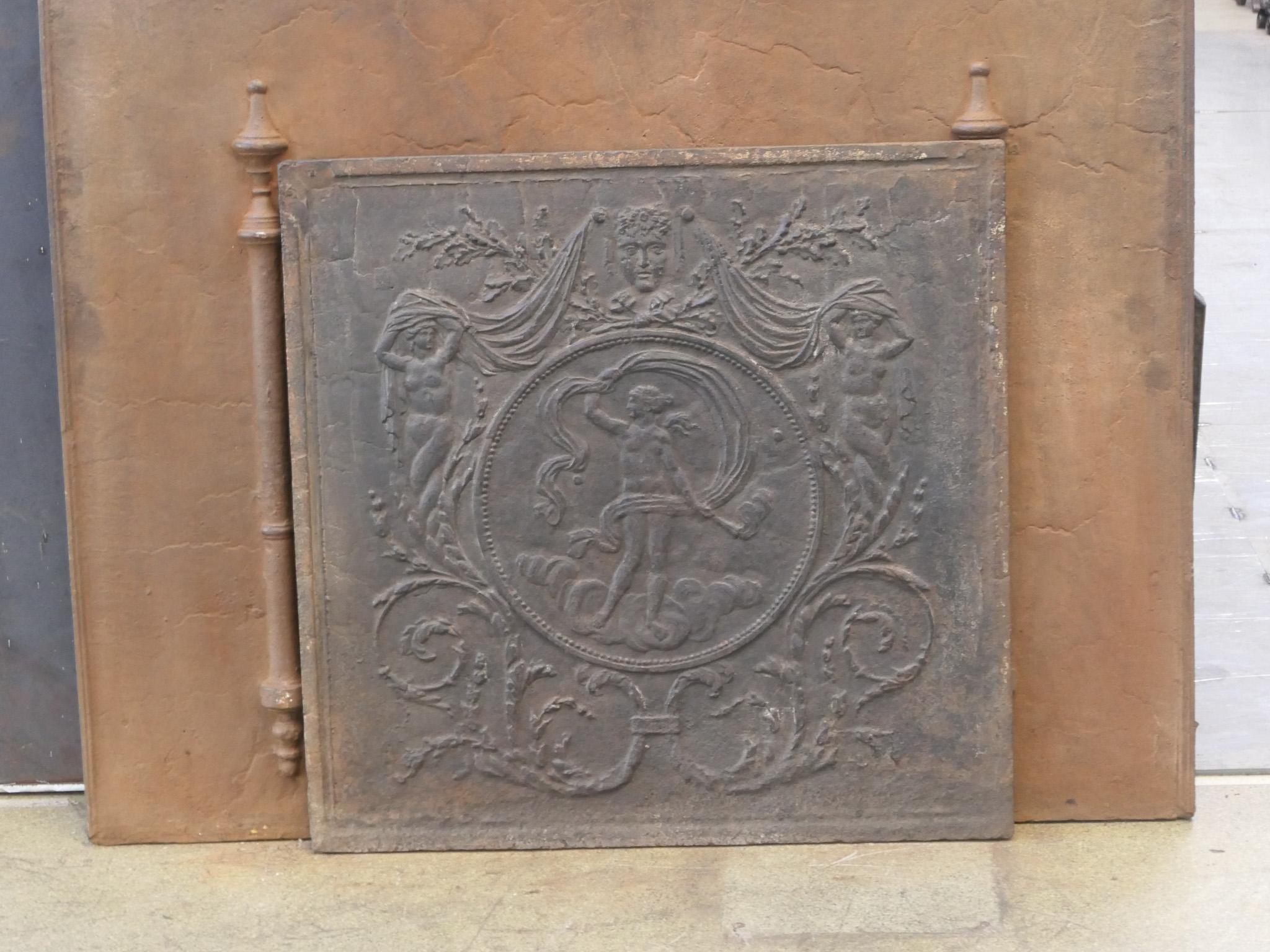 Plaque de cheminée française ancienne avec la déesse Vénus, période néoclassique en vente 1