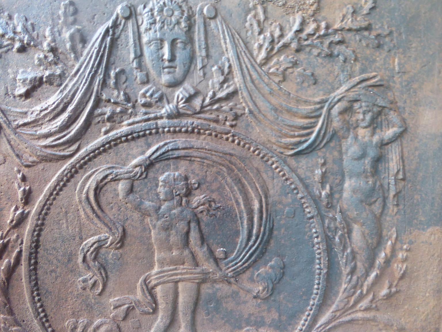 Antique French Fireback / Backsplash with the Goddess Venus, 18th Century In Good Condition For Sale In Amerongen, NL