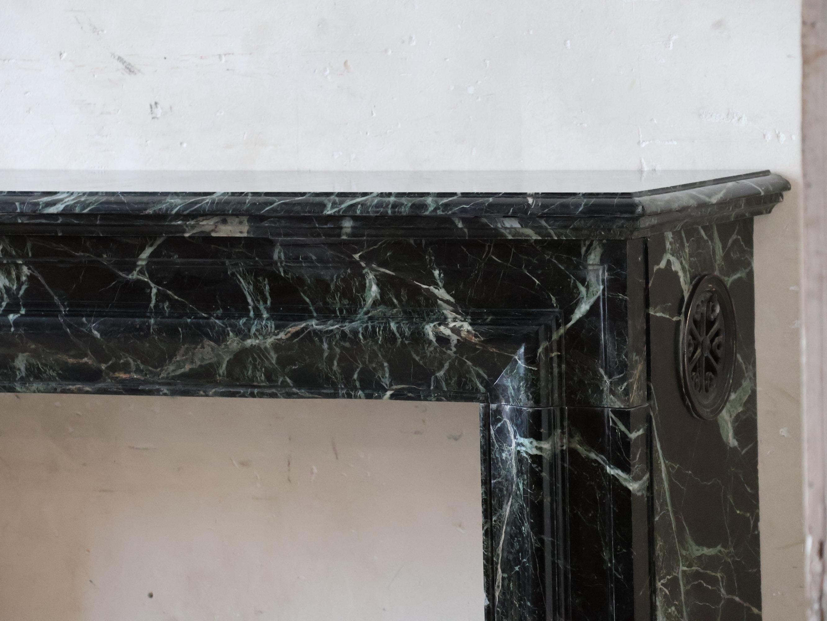 Antique French Fireplace in Deep Green Marble For Sale 4