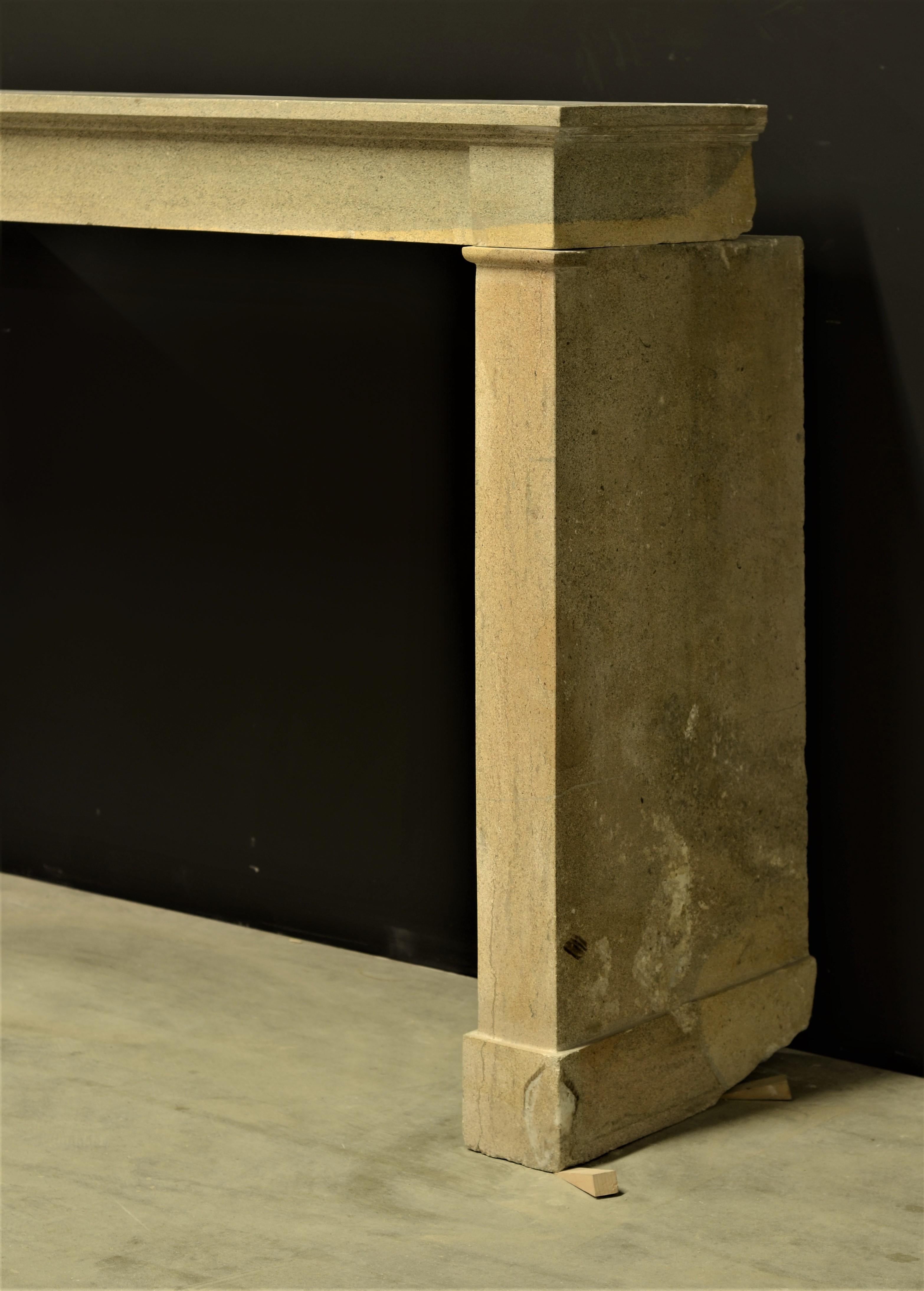 Antique French Fireplace Mantel in Limestone For Sale 4