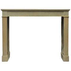 Antique French, caminetto in pietra calcarea