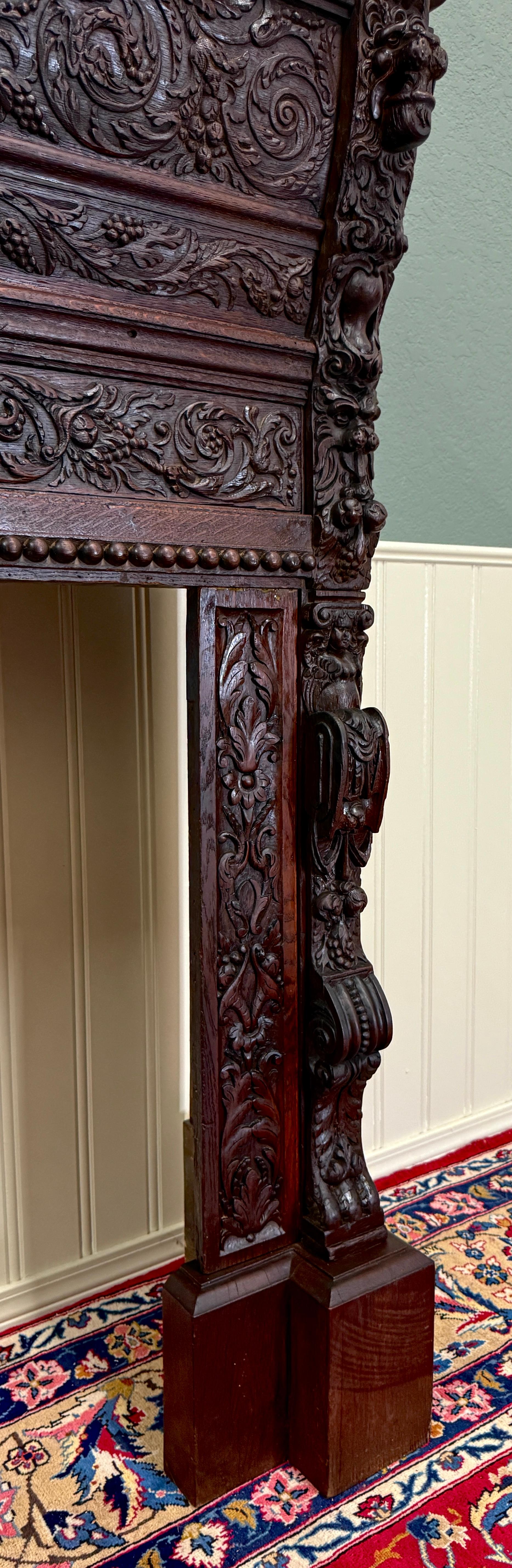 Antique French, cornice per caminetto rinascimentale in quercia intagliata del XIX secolo in vendita 9