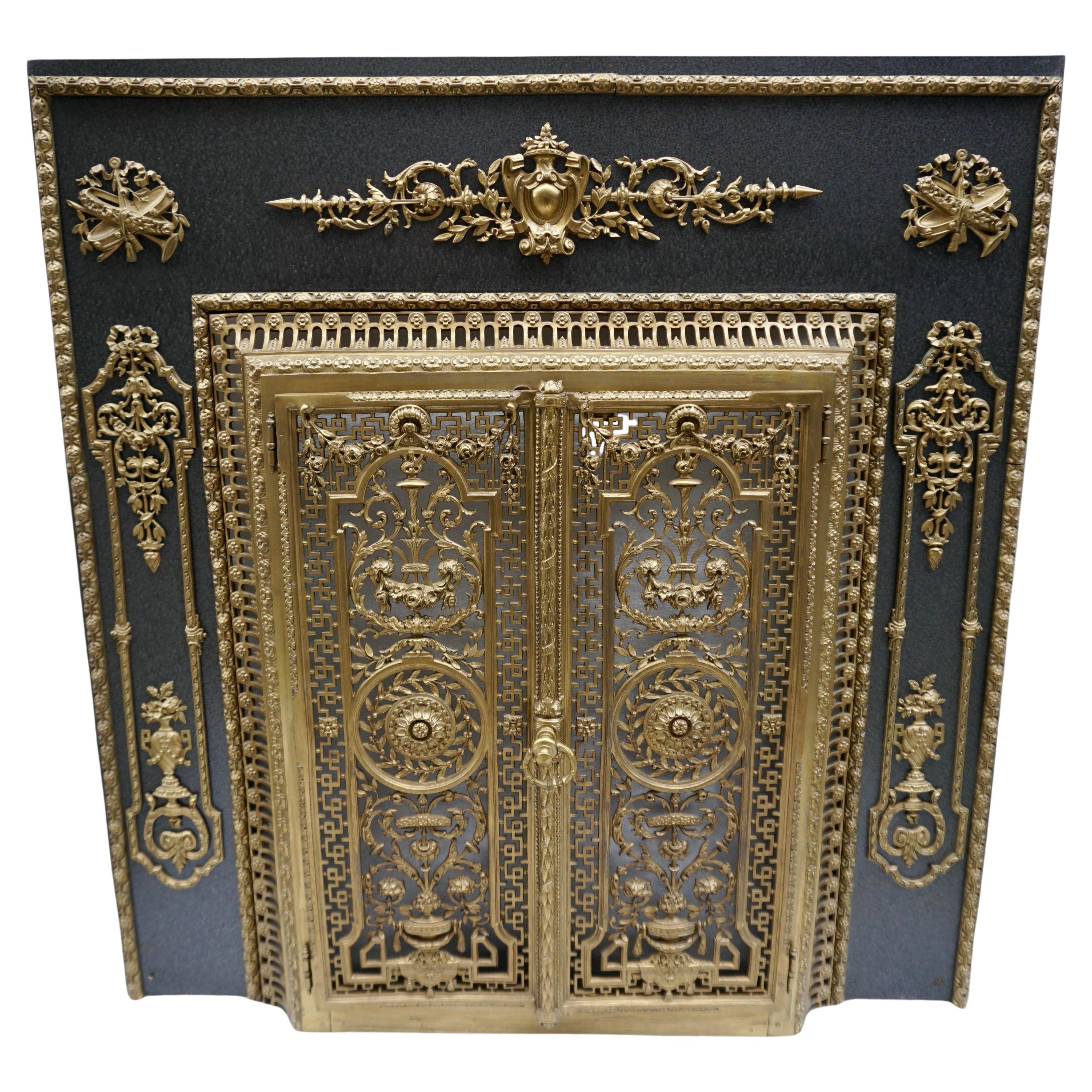Revestimiento de chimenea Antique French Regencia de Hollywood en venta