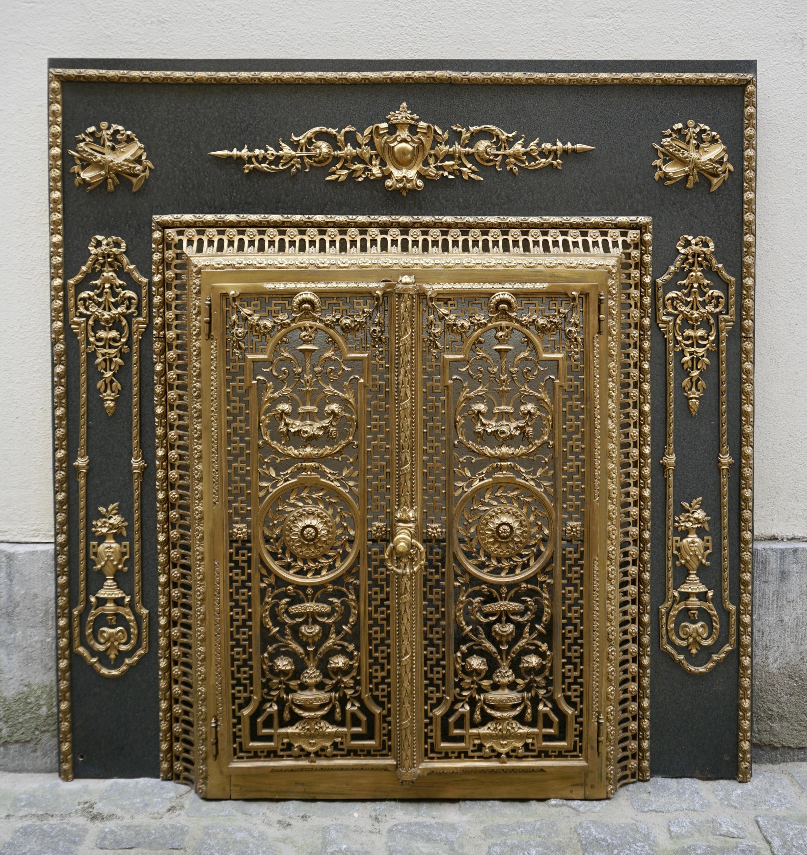Revestimiento de chimenea Antique French Dorado en venta