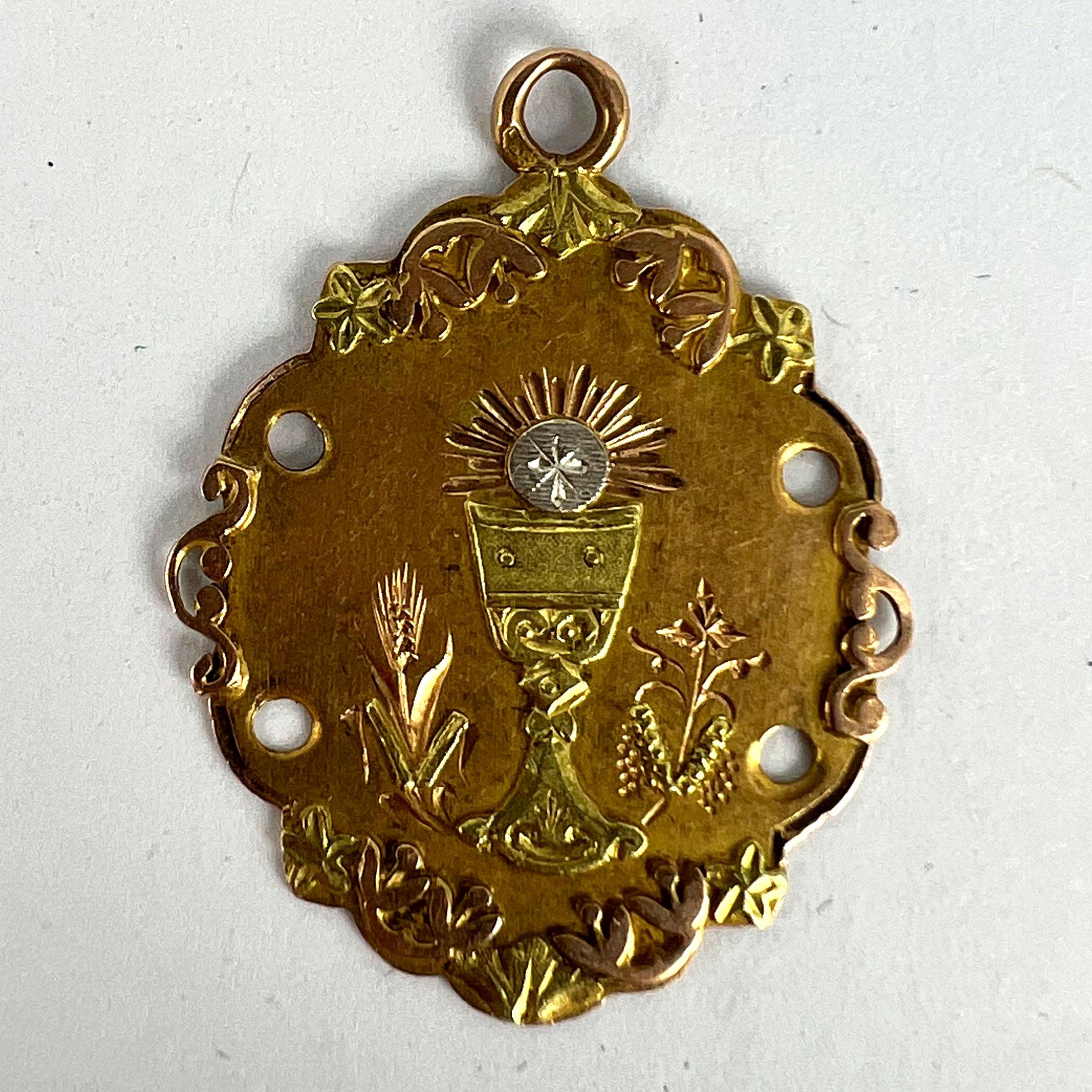 Ancien pendentif breloque de la première communion française en or jaune, rose et blanc 18 carats en vente 7