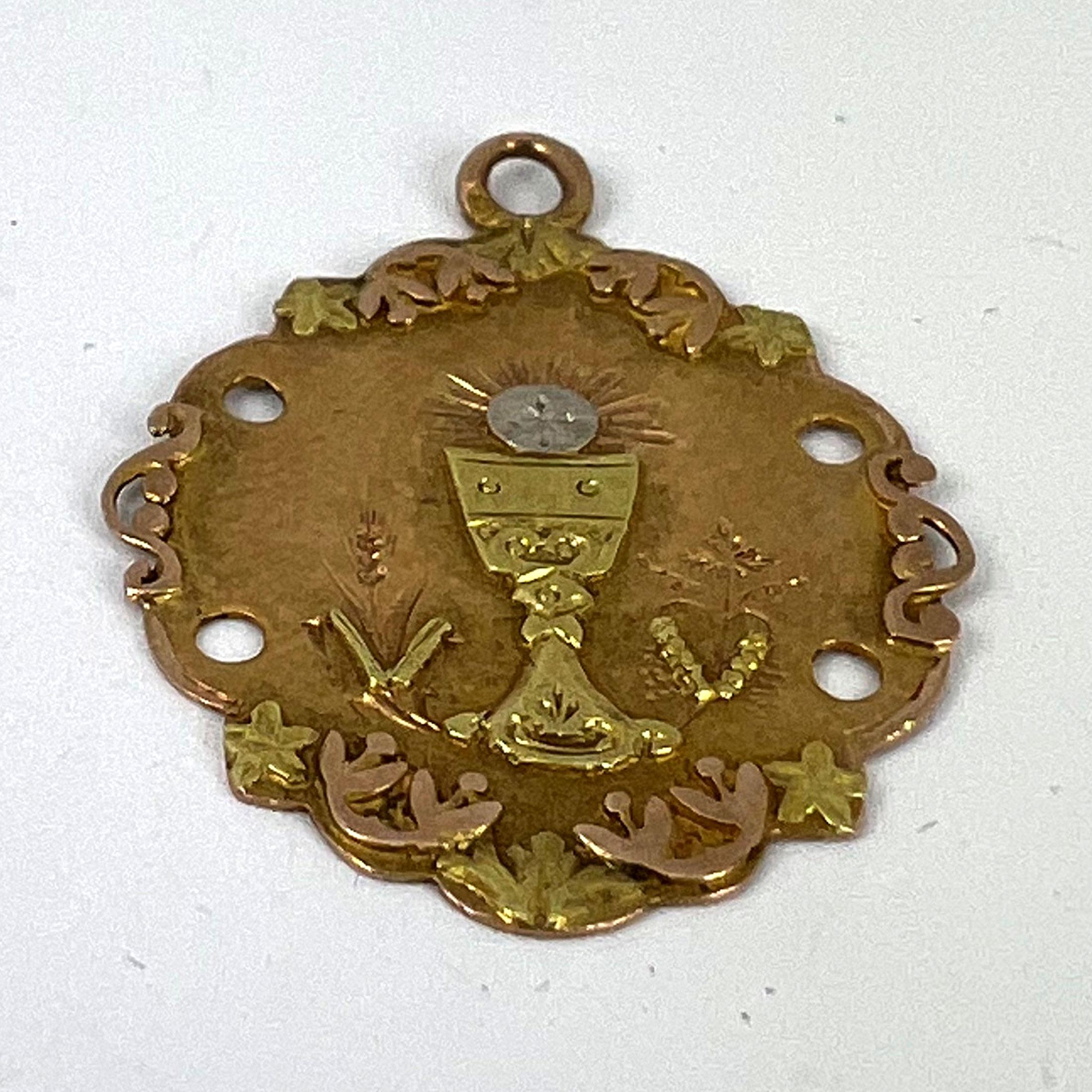 Ancien pendentif breloque de la première communion française en or jaune, rose et blanc 18 carats en vente 9