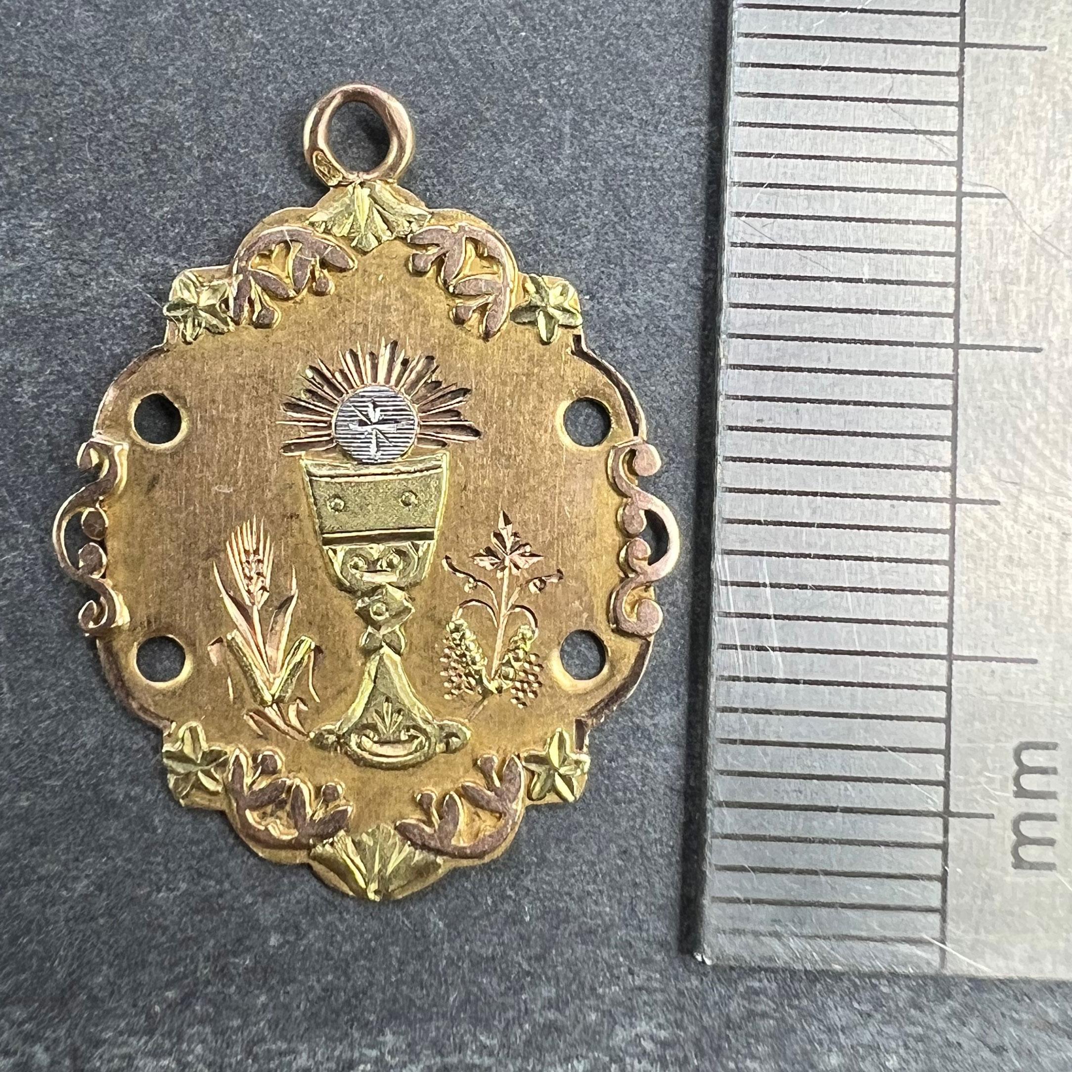 Ancien pendentif breloque de la première communion française en or jaune, rose et blanc 18 carats en vente 5