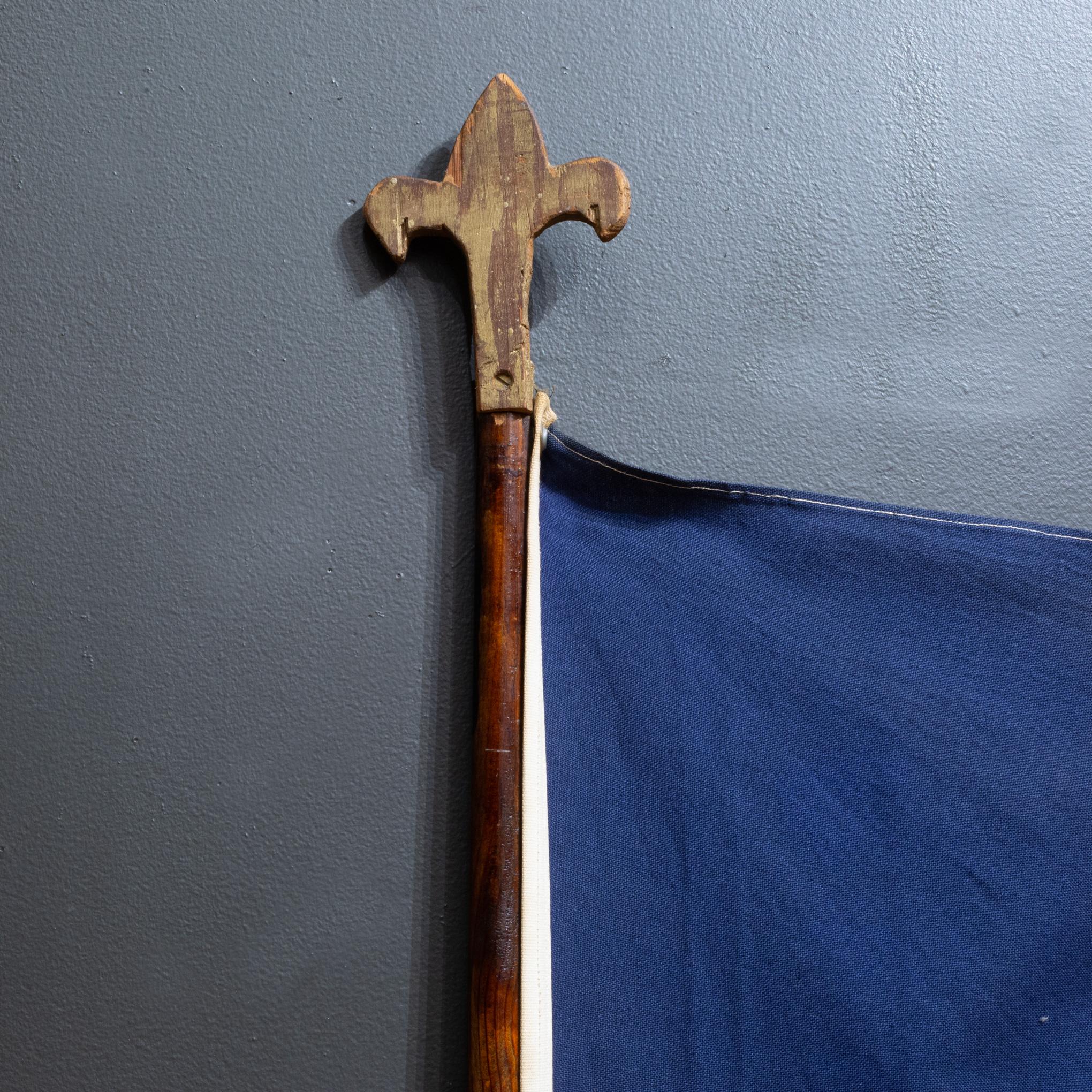 ABOUT

An original vintage fabric French flag mounted on a 19th century flag pole topped with a primitive, hand carved fleur-de-lis. Brass grommets. 

    CREATOR Unknown. Made in France.
    DATE OF MANUFACTURE French Flag: c.1930-1950. Pole: c.