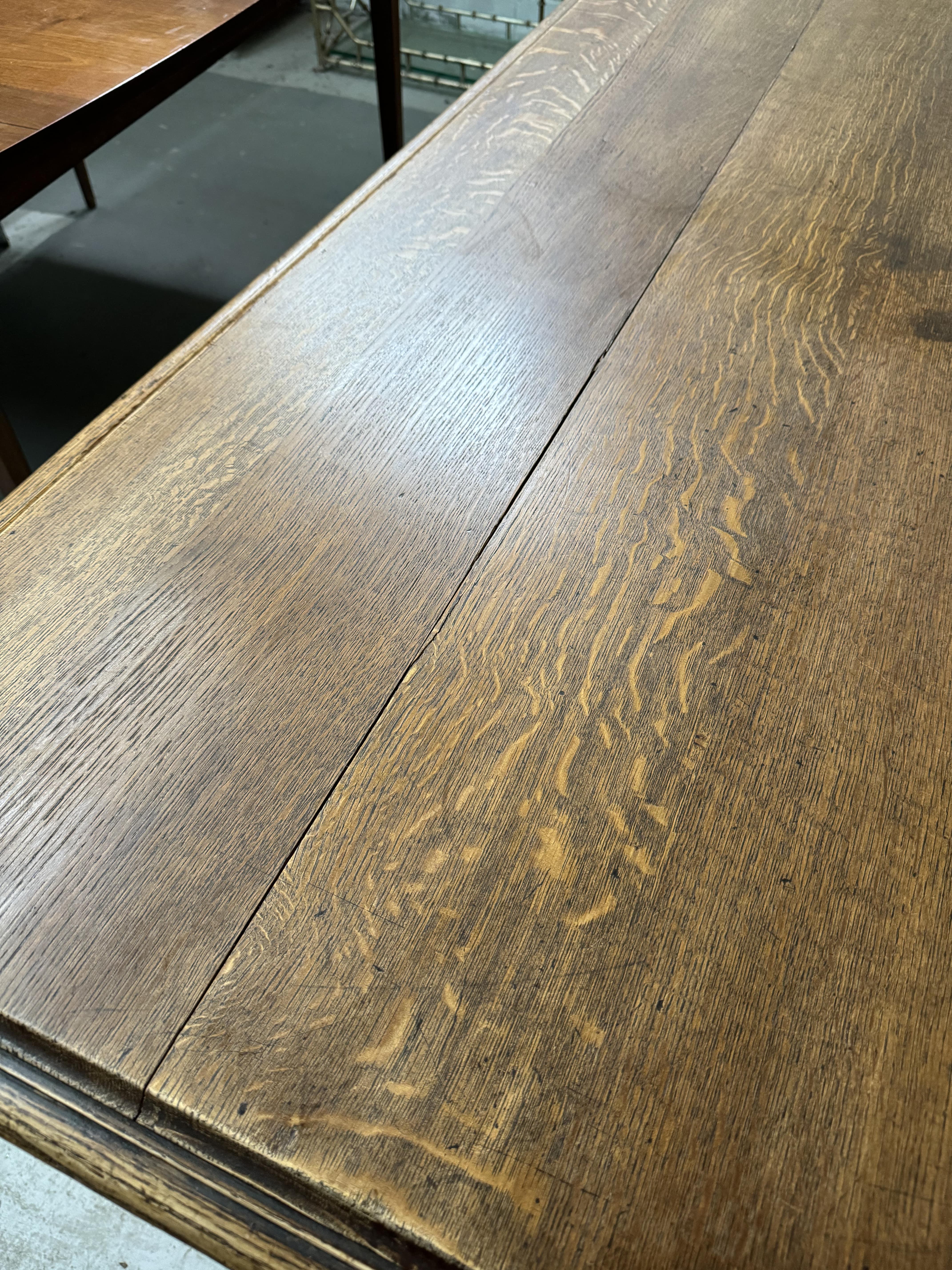 Ancienne table de salle à manger française en Oak Flemish en vente 11