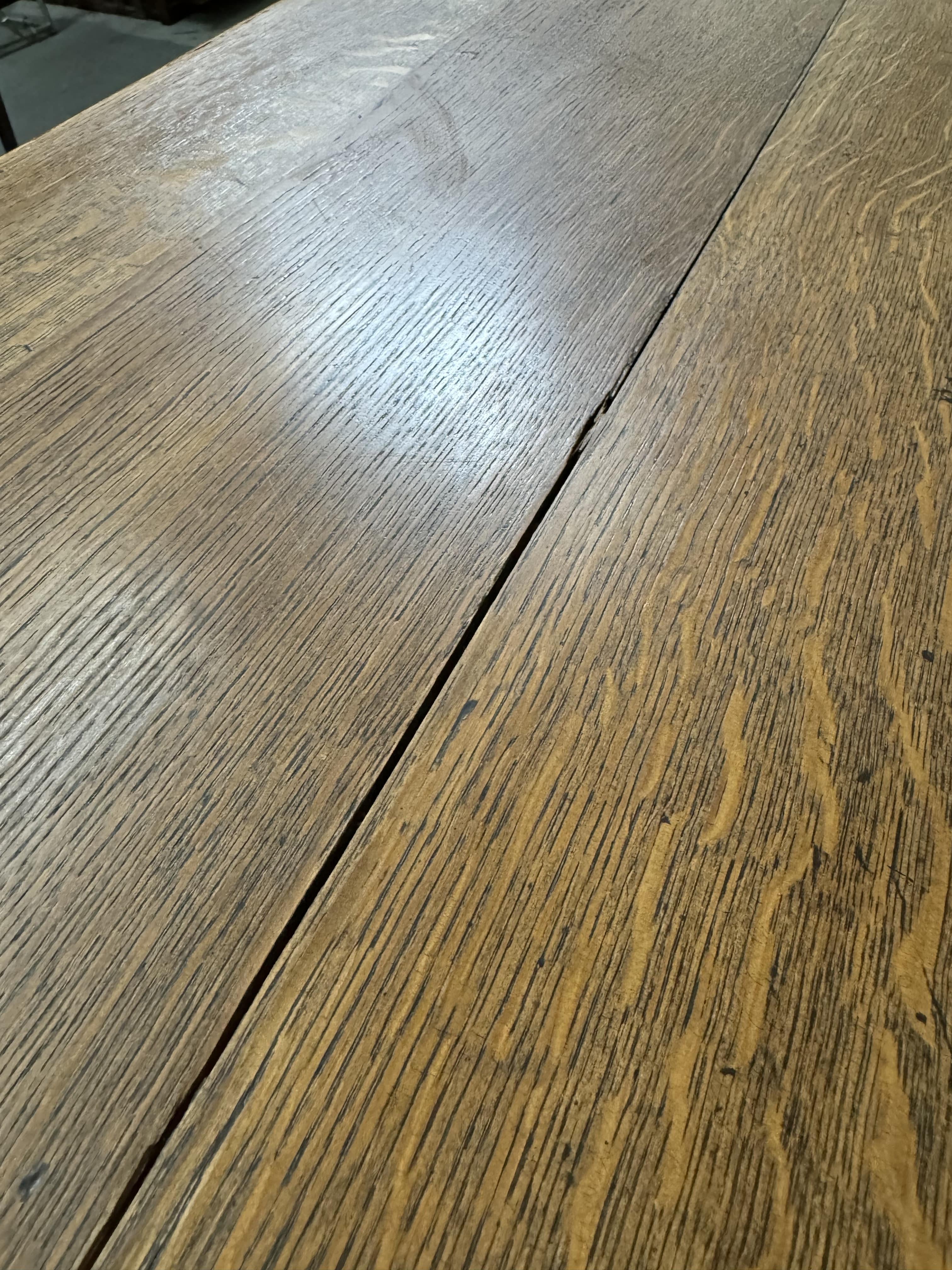 Ancienne table de salle à manger française en Oak Flemish en vente 12
