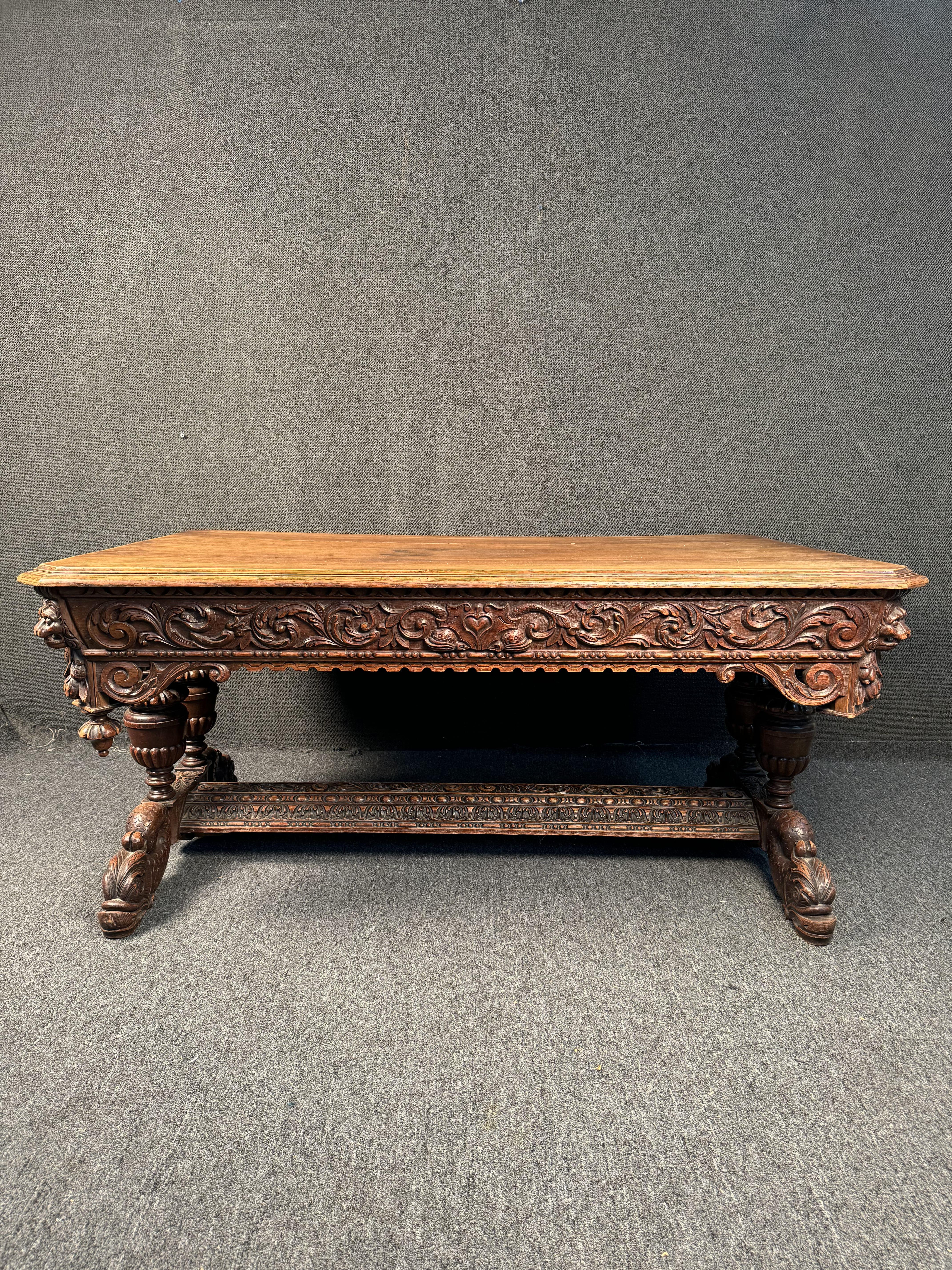 Ancienne table de salle à manger française en Oak Flemish en vente 7