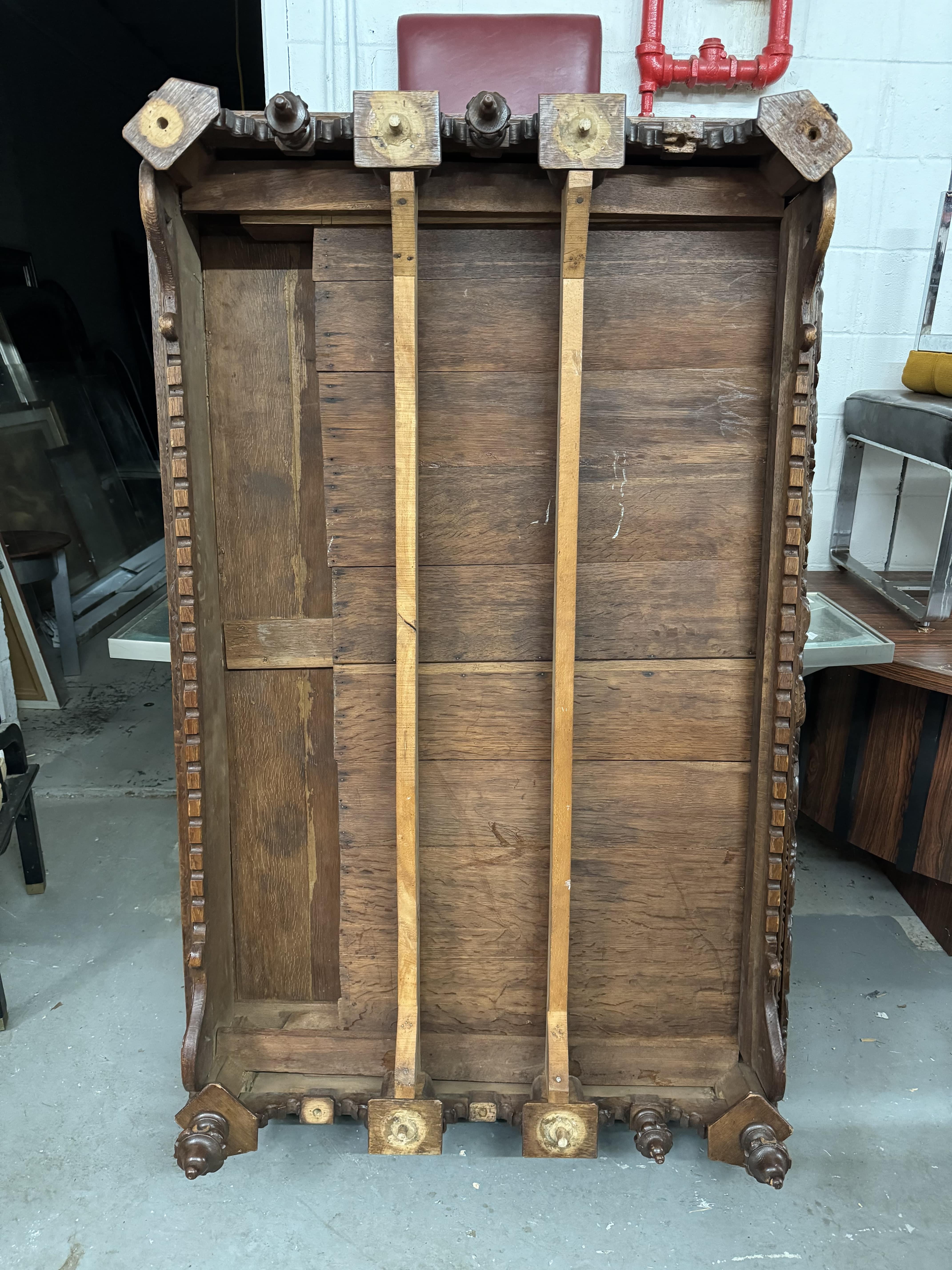 Ancienne table de salle à manger française en Oak Flemish en vente 10
