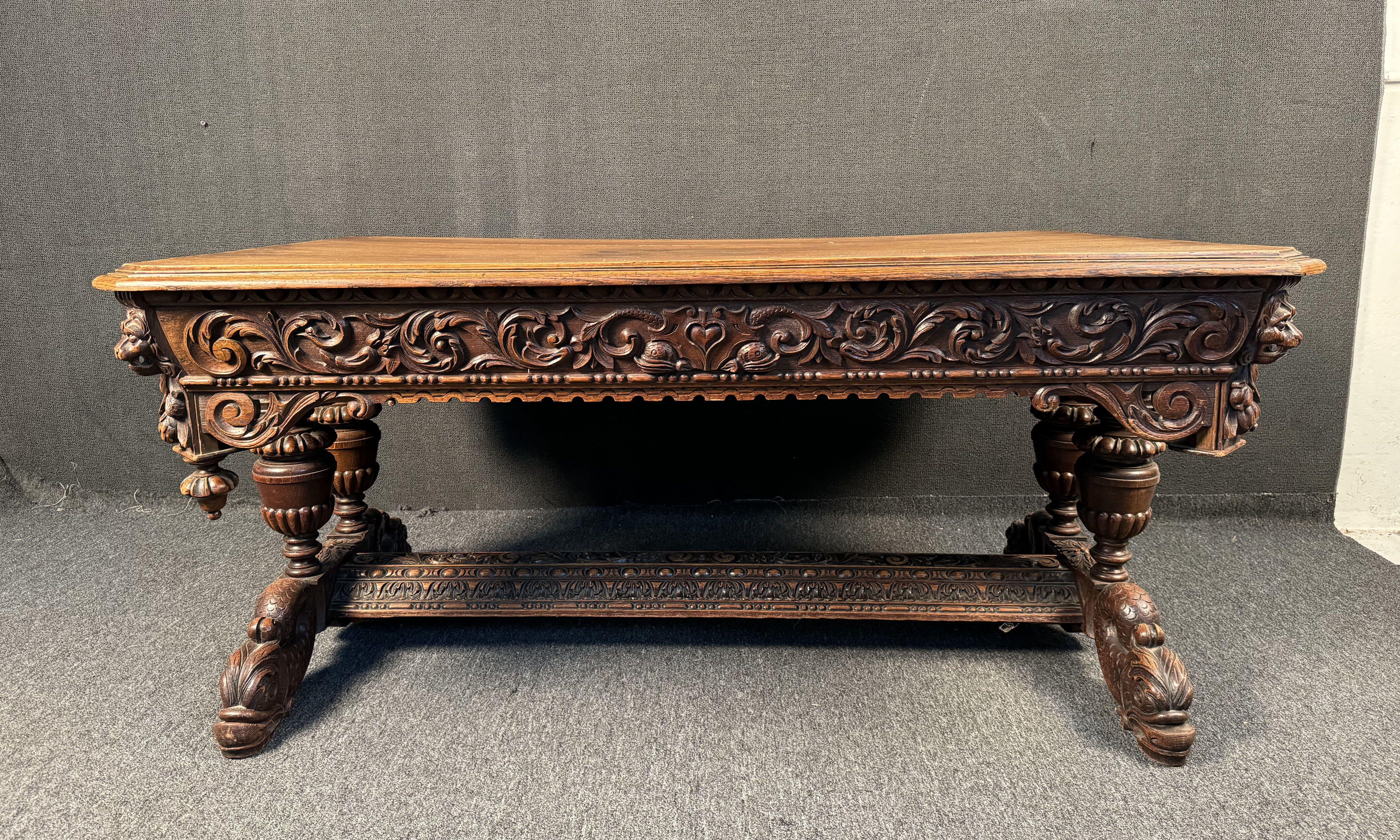 Ancienne table de salle à manger française en Oak Flemish État moyen - En vente à Brooklyn, NY