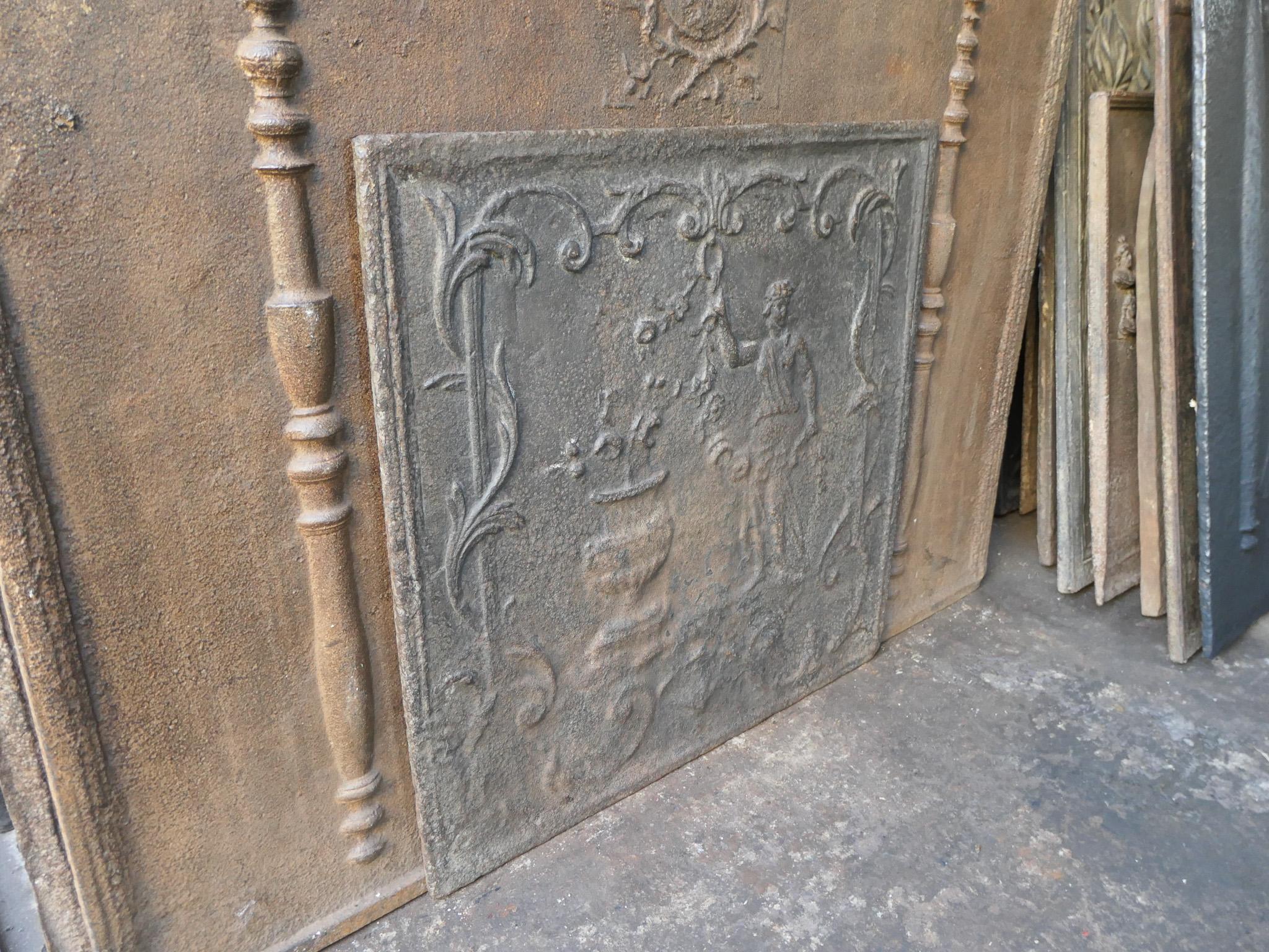 Antique French 'Flora' Fireback / Backsplash, XVIII-XIX secolo in vendita 4